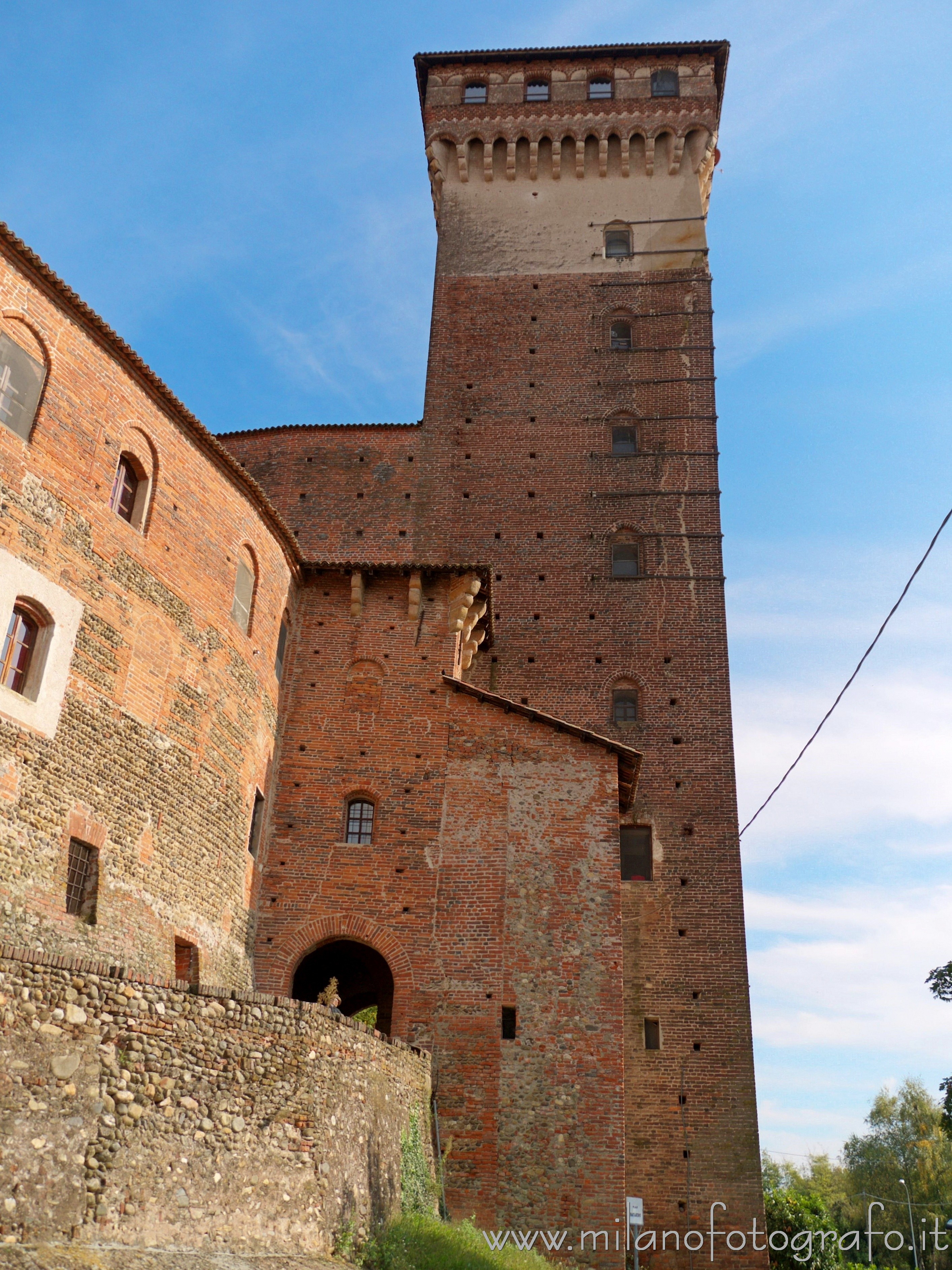 Rovasenda (Vercelli, Italy): The tower of the castle - Rovasenda (Vercelli, Italy)