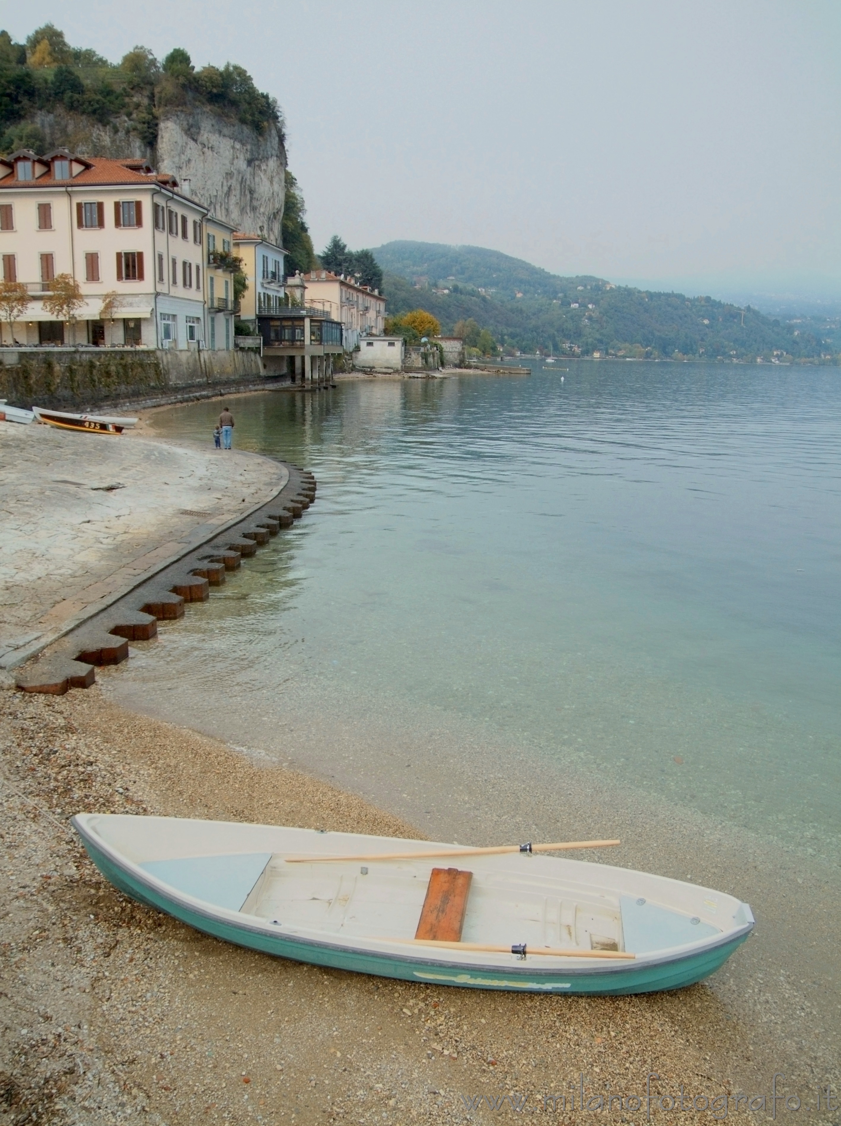 Arona (Novara) - La spiaggia davanti ad Arona