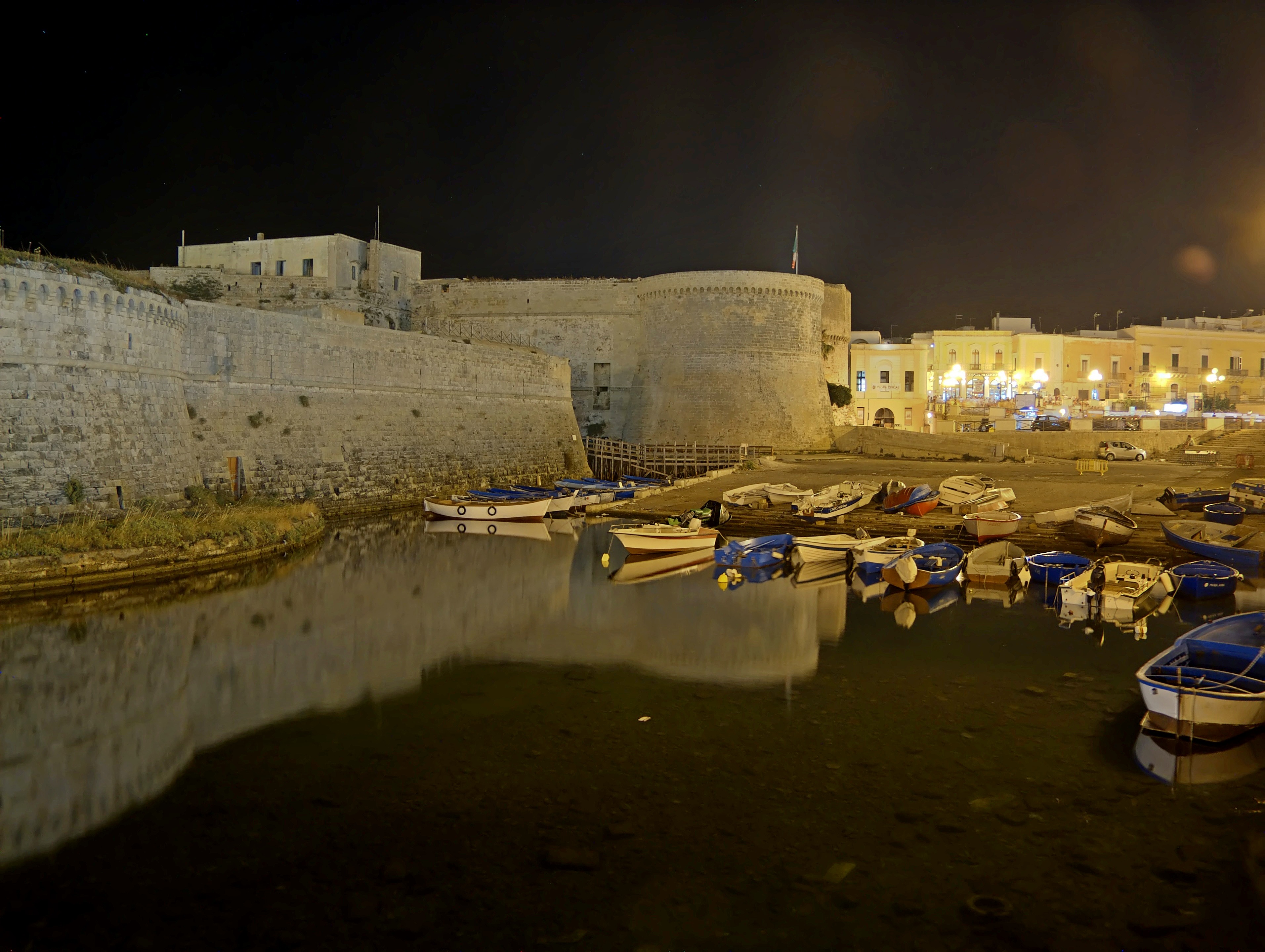 Gallipoli (Lecce, Italy) - Gallipoli Old seen from the bridge