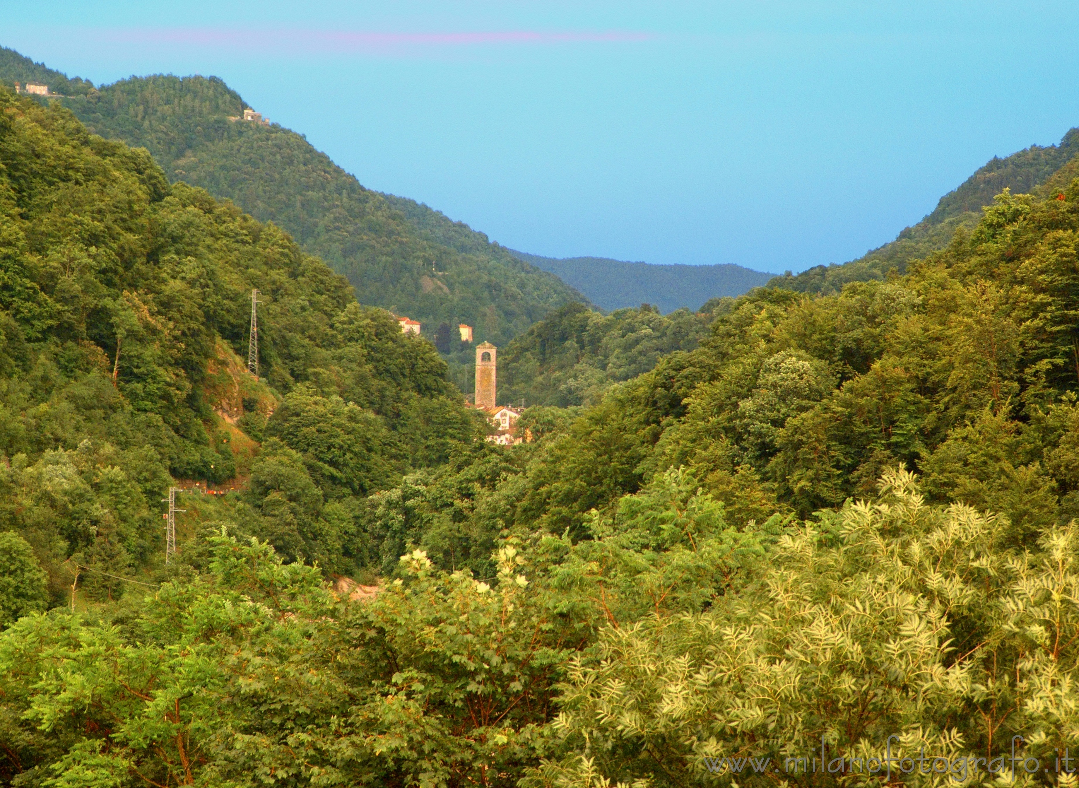 Valmosca frazione di Campiglia Cervo (Biella): Panorama sull'Alta Valle del Cervo  dopo un temporale - Valmosca frazione di Campiglia Cervo (Biella)