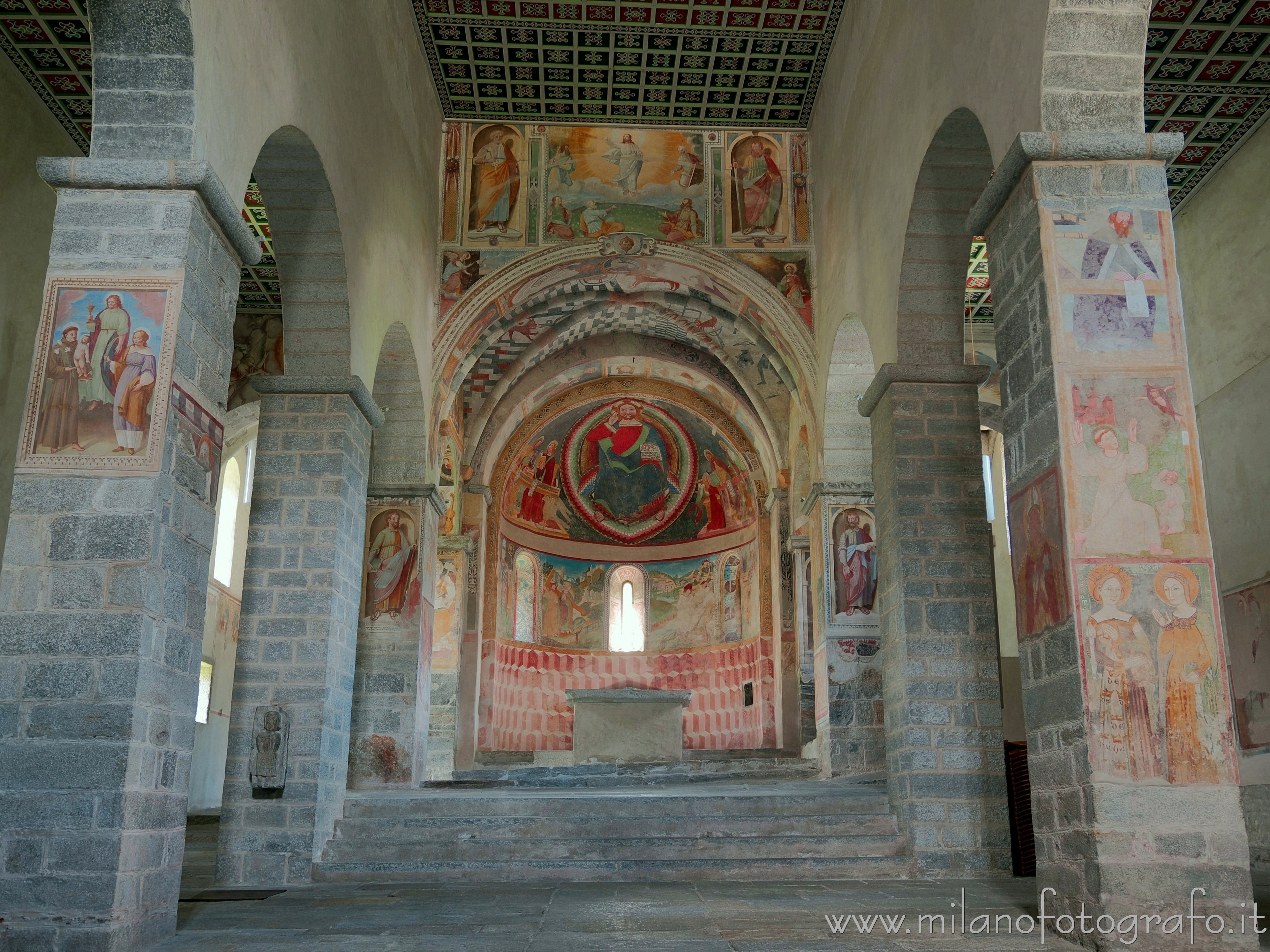 Biasca (Canton Ticino, Svizzera): Interno della Chiesa dei Santi Pietro e Paolo - Biasca (Canton Ticino, Svizzera)