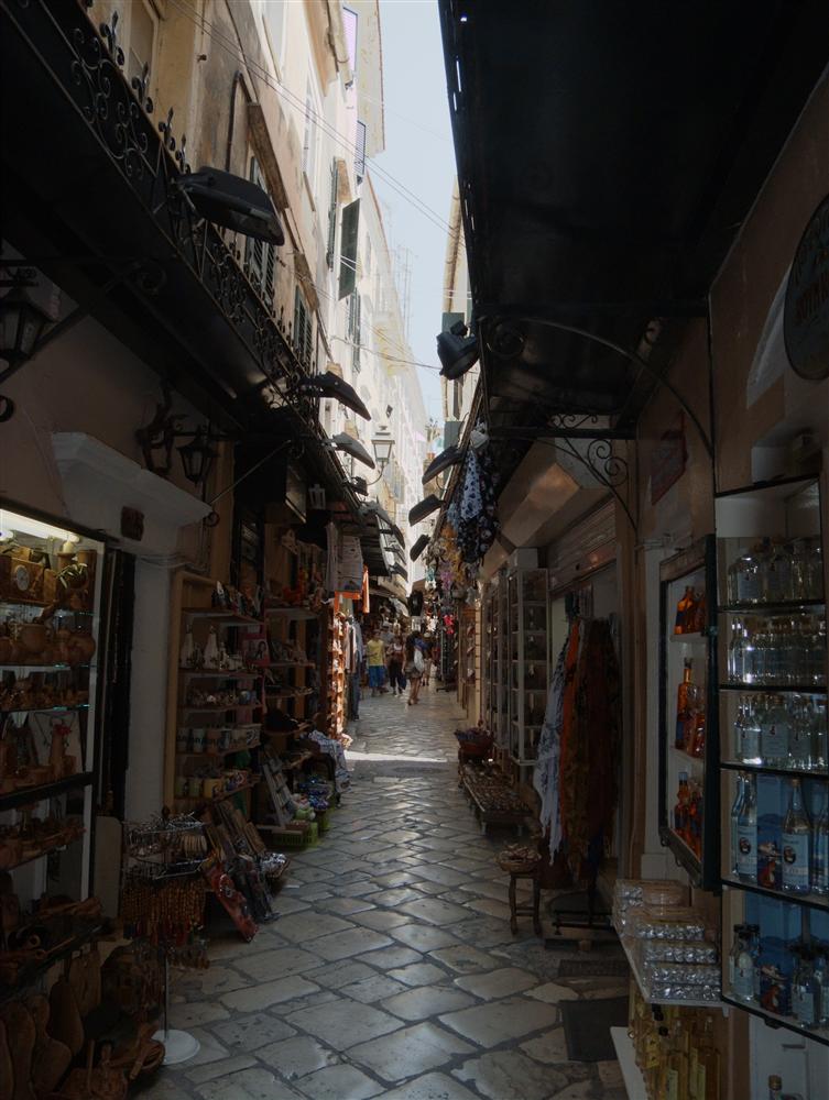 Korfu (Greece) - Narrow street in Korfu Town