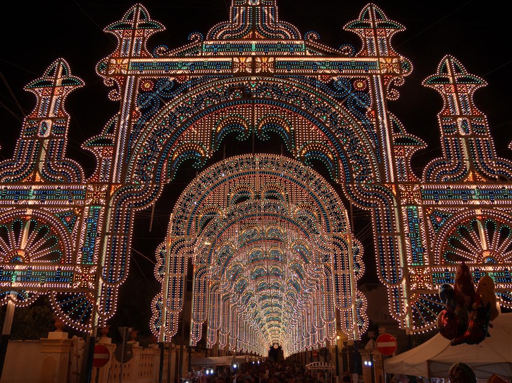 Alezio (Lecce) - Luminarie per la festa del paese