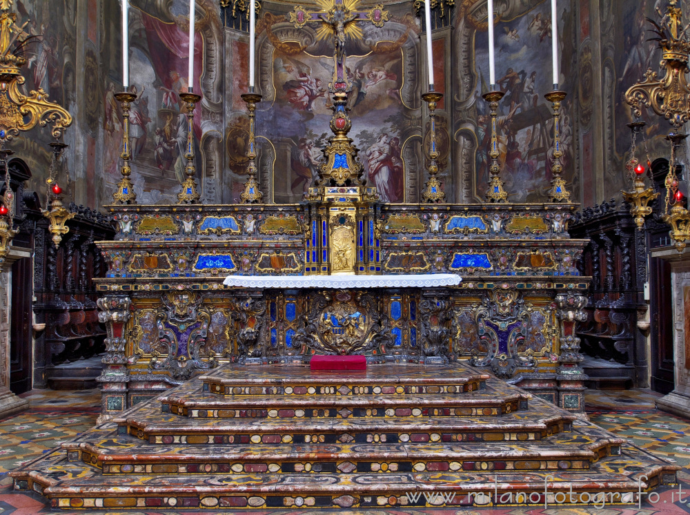 Altare Maggiore Della Chiesa Di Sant Alessandro In Zebedia Milano