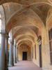 Cavernago (Bergamo): Colonnato nel cortile del Castello di Cavernago