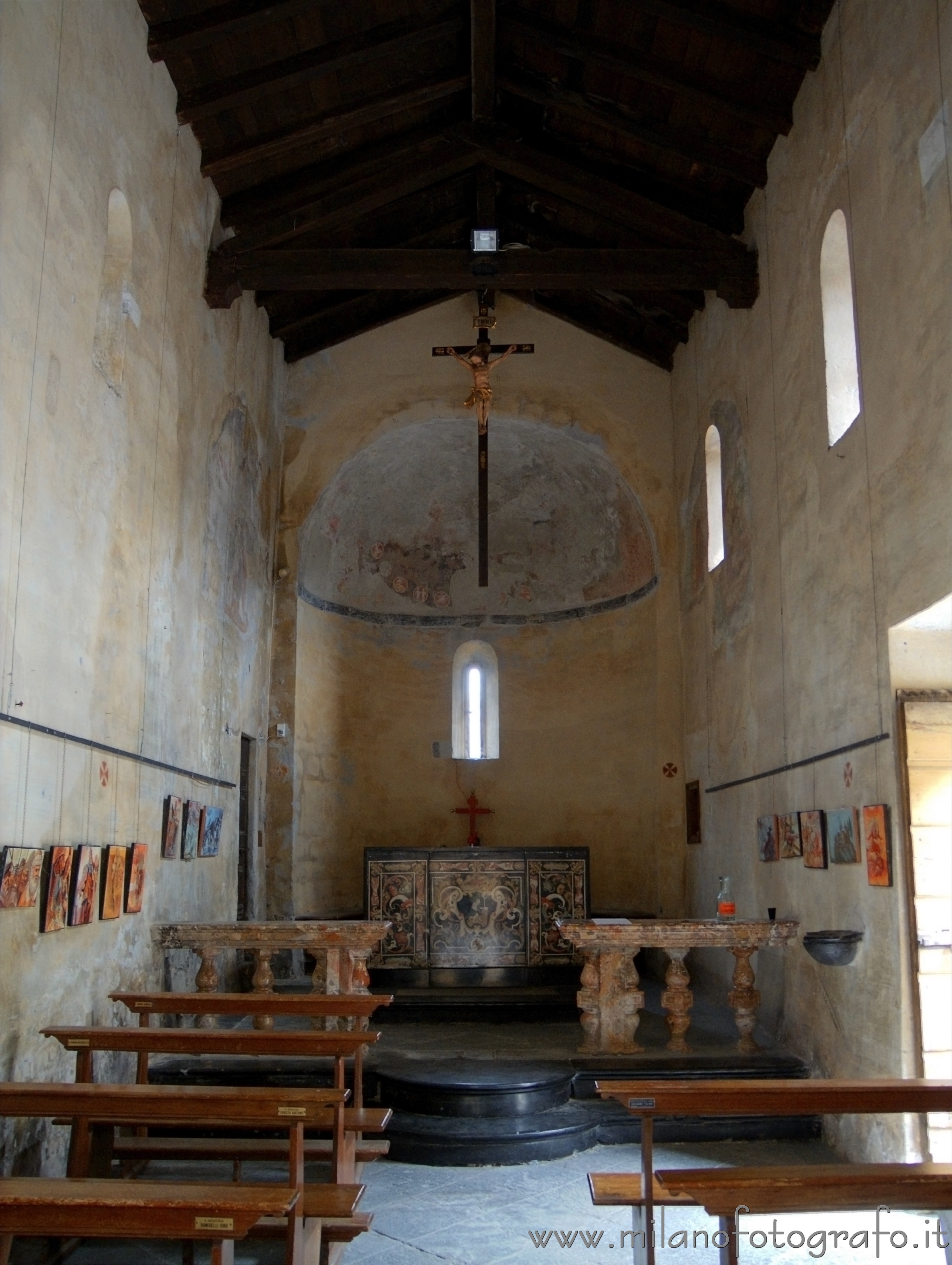 Ossuccio (Como, Italy): Interior of the church of Santa Maria Maddalena - Ossuccio (Como, Italy)