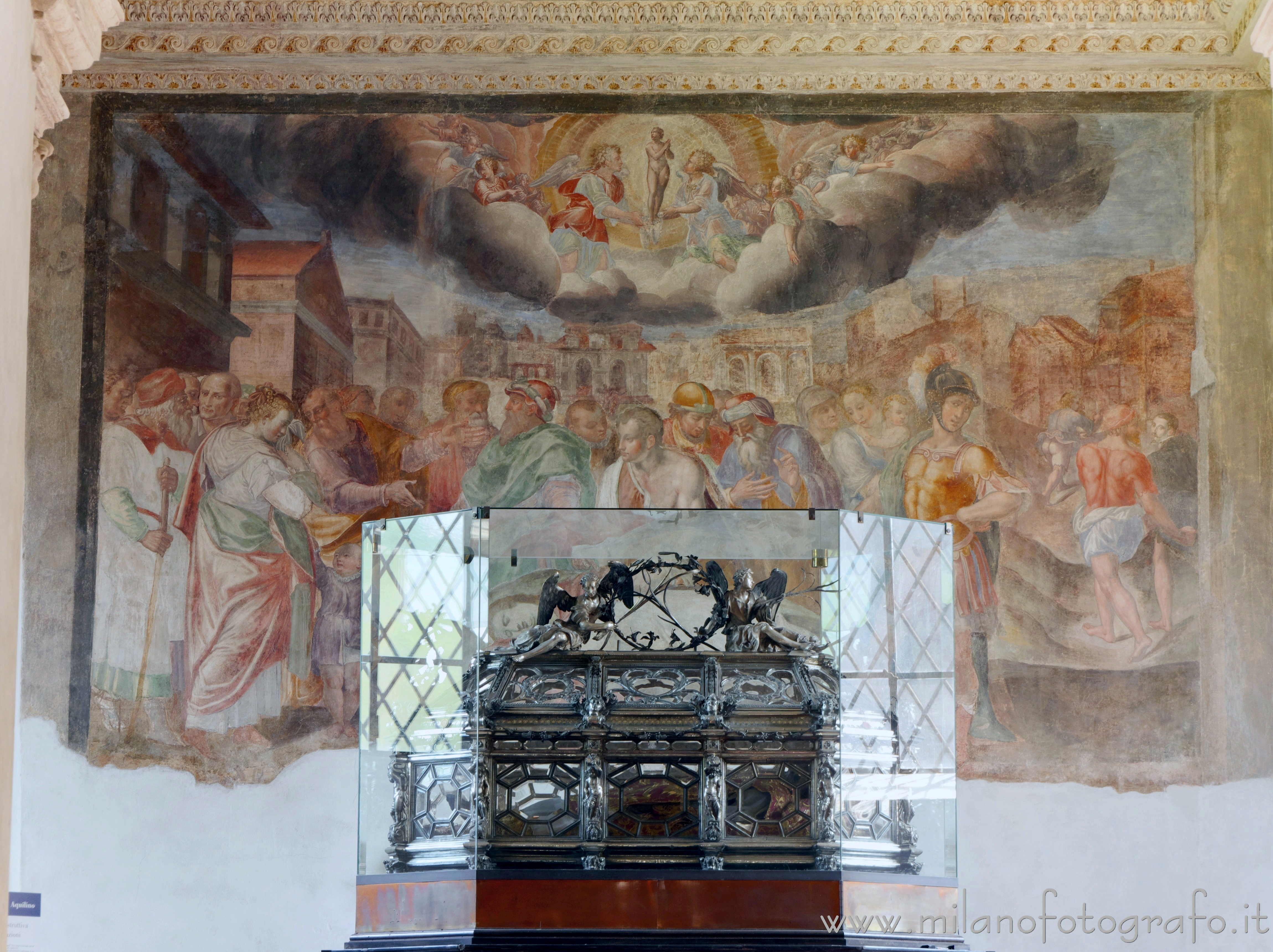 Milano: Ritrovamento del corpo di Sant'Aquilino nella Basilica di San Lorenzo Maggiore - Milano