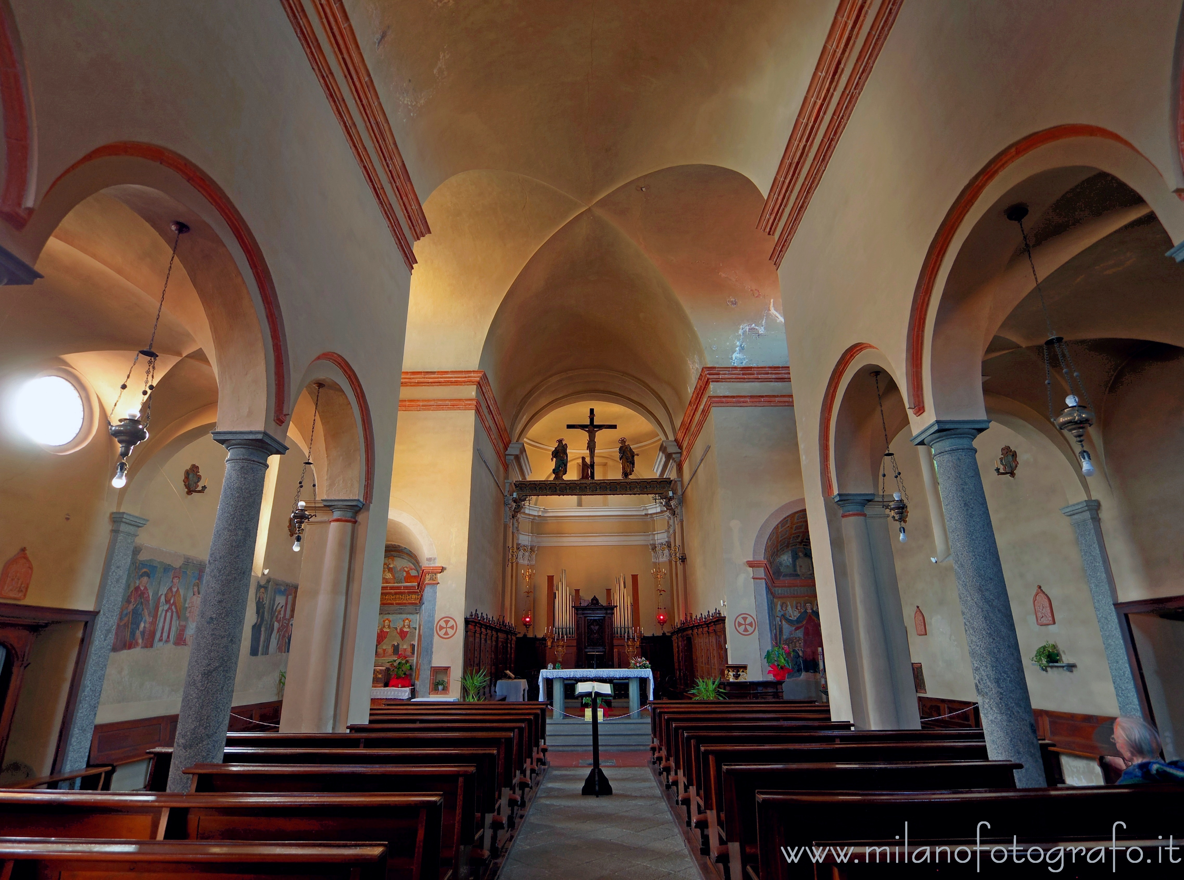 Benna (Biella, Italy): Interior of the Church of San Pietro - Benna (Biella, Italy)