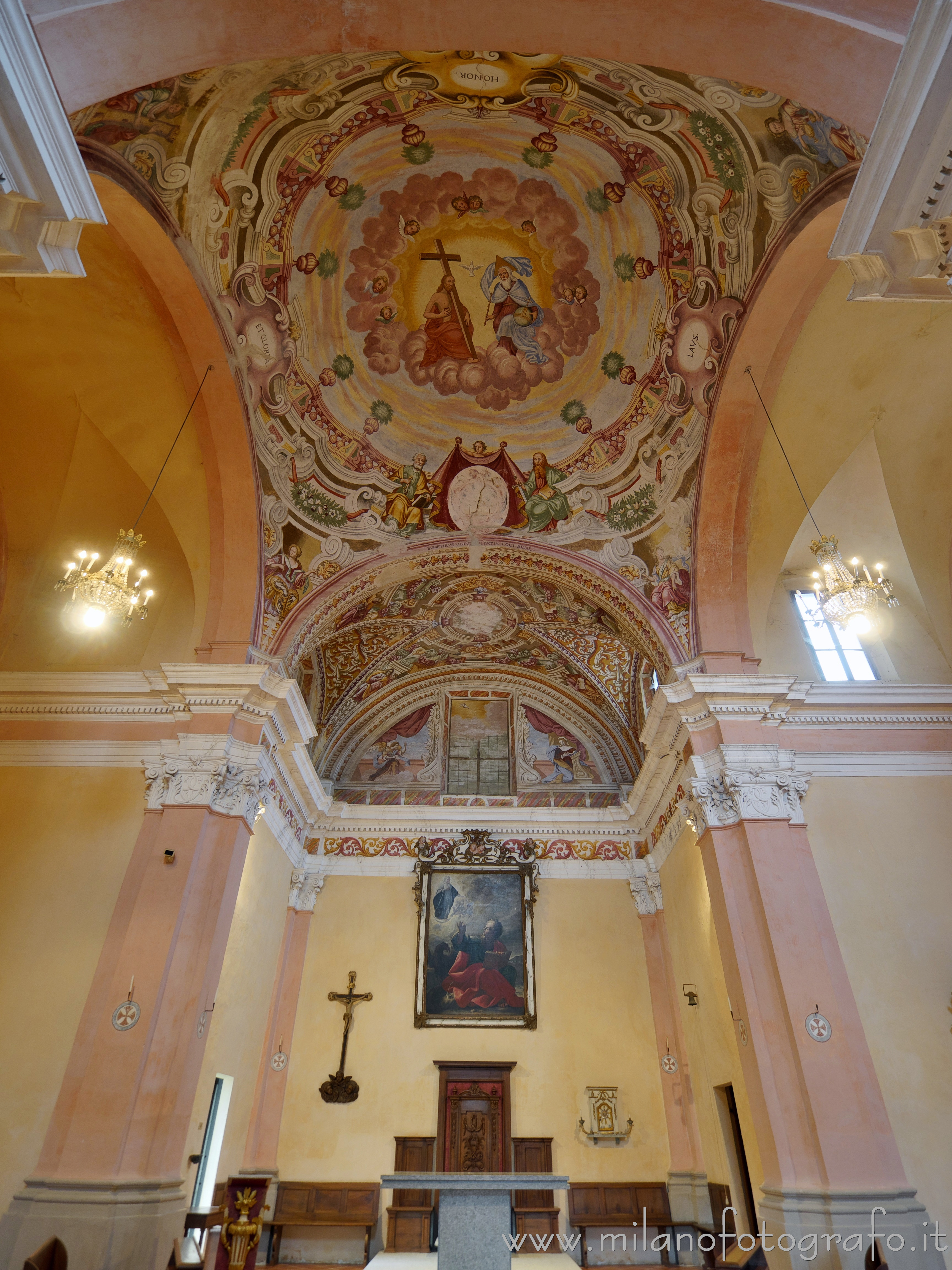 Benna (Biella, Italy): Presbytery and crossing of the Church of St. John Evangelist - Benna (Biella, Italy)