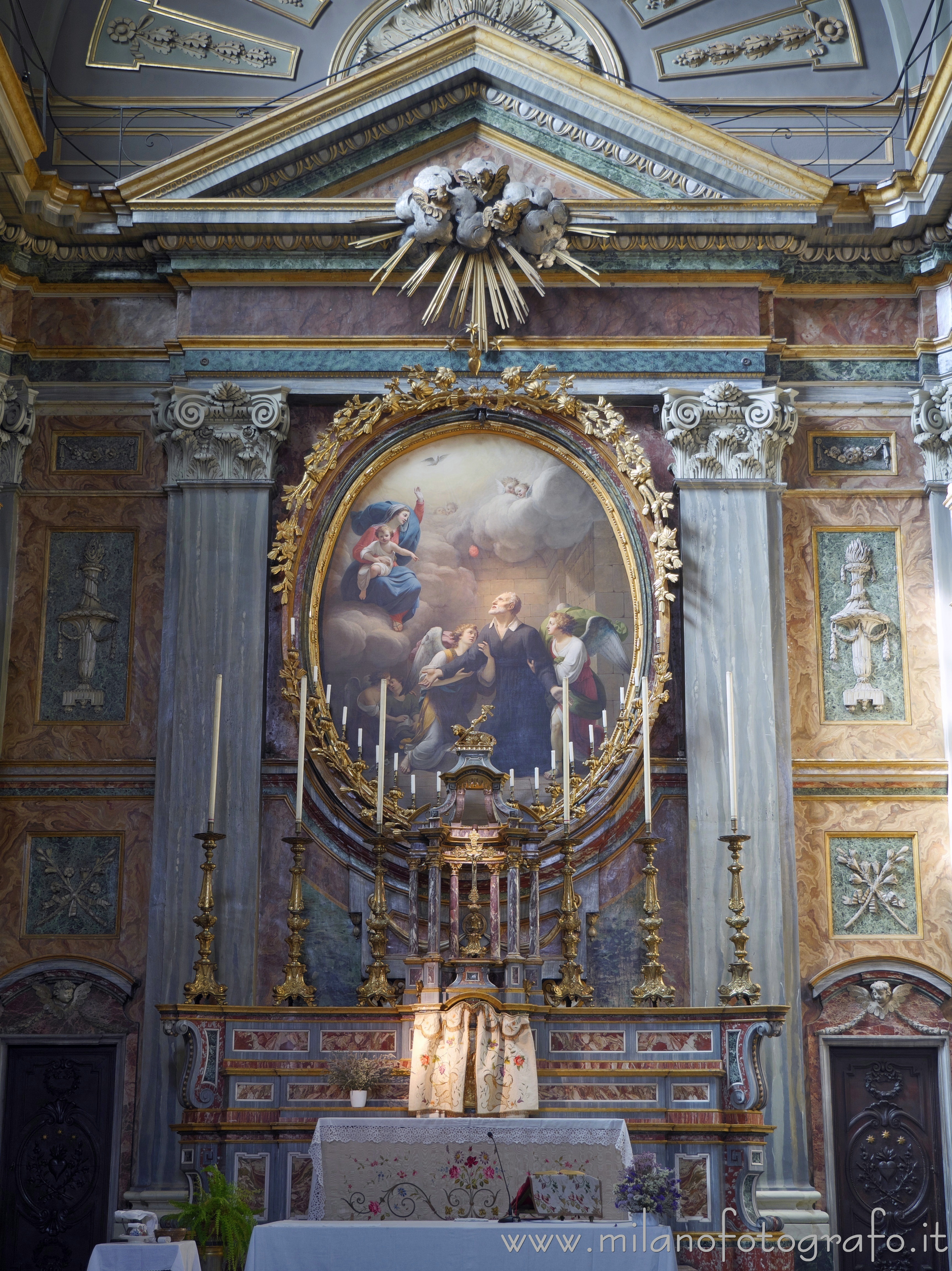 Biella (Italy): Main altar of the Church of San Filippo Neri - Biella (Italy)