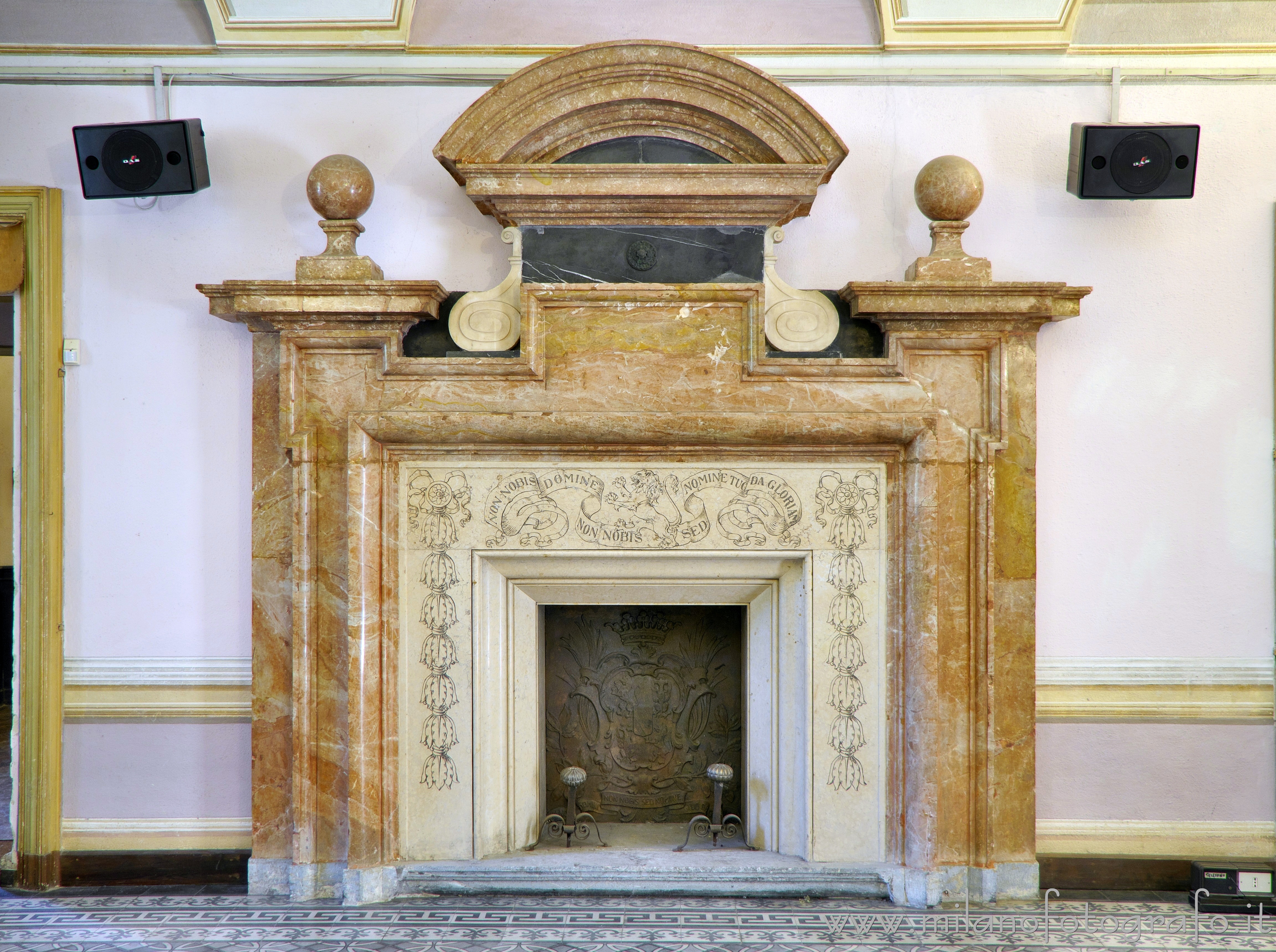 Biella (Italy): Red marble fireplace in La Marmora Palace - Biella (Italy)