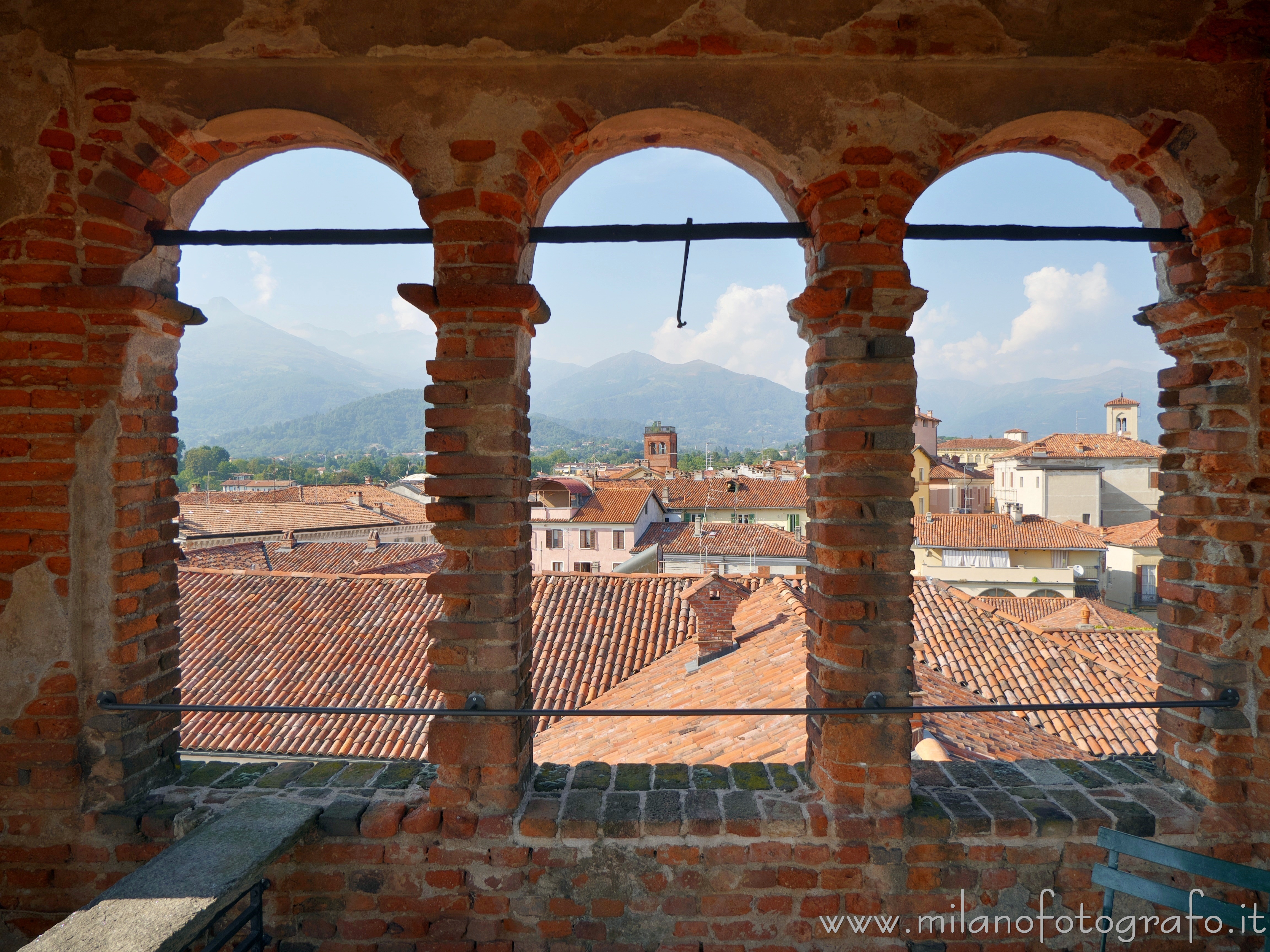 Biella: Vista su Biella e sulle Alpi biellesi dalla torretta di Palazzo La Marmora - Biella