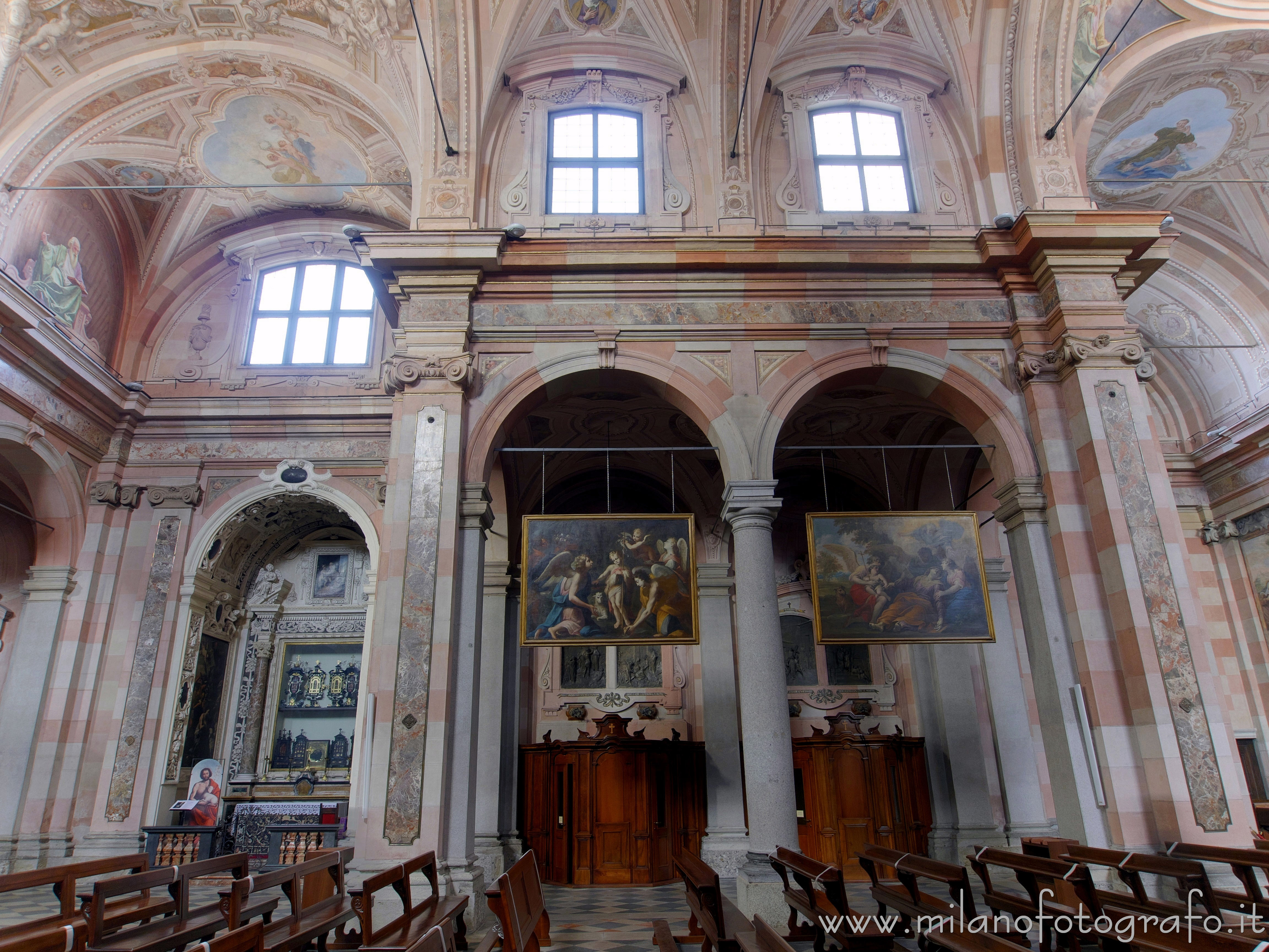 Busto Arsizio (Varese, Italy): Internal internal wall of the of the Basilica of St. John Baptist - Busto Arsizio (Varese, Italy)