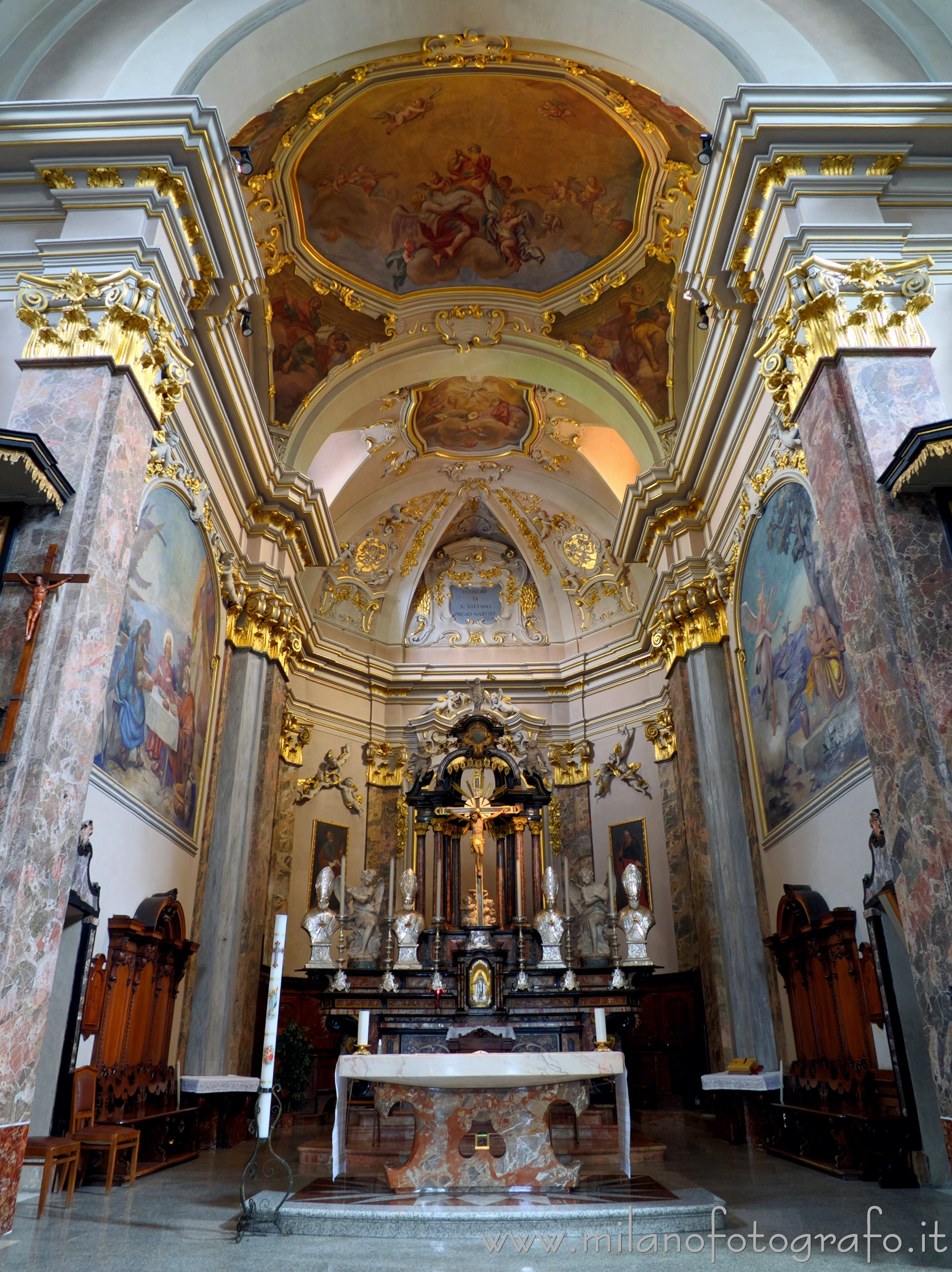 Canzo (Como, Italy): Presbytery and choir of the Basilica of Santo Stefano - Canzo (Como, Italy)