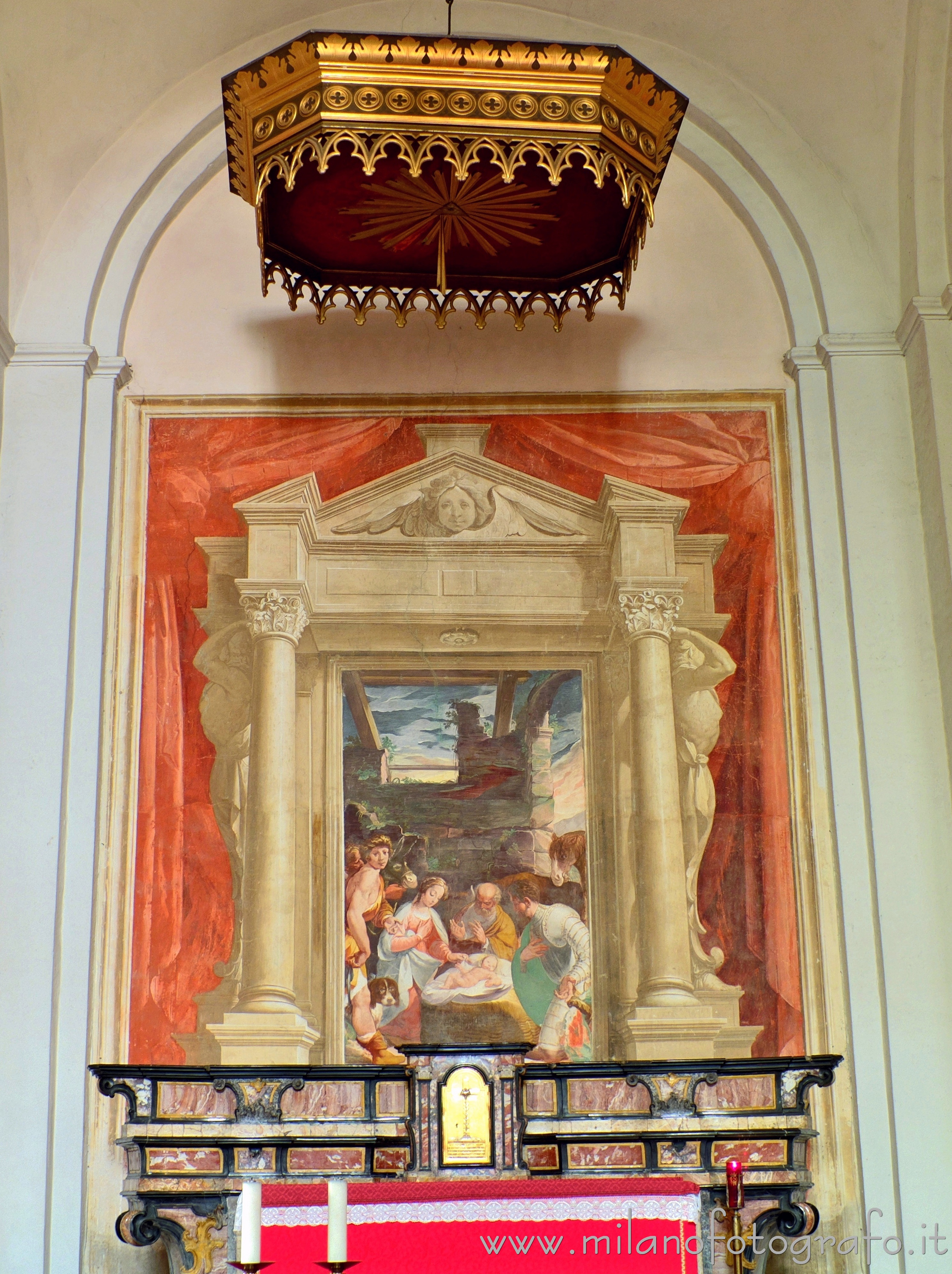 Castiglione Olona (Varese, Italy): Main altar of the Church of the Virgin in the Countryside - Castiglione Olona (Varese, Italy)