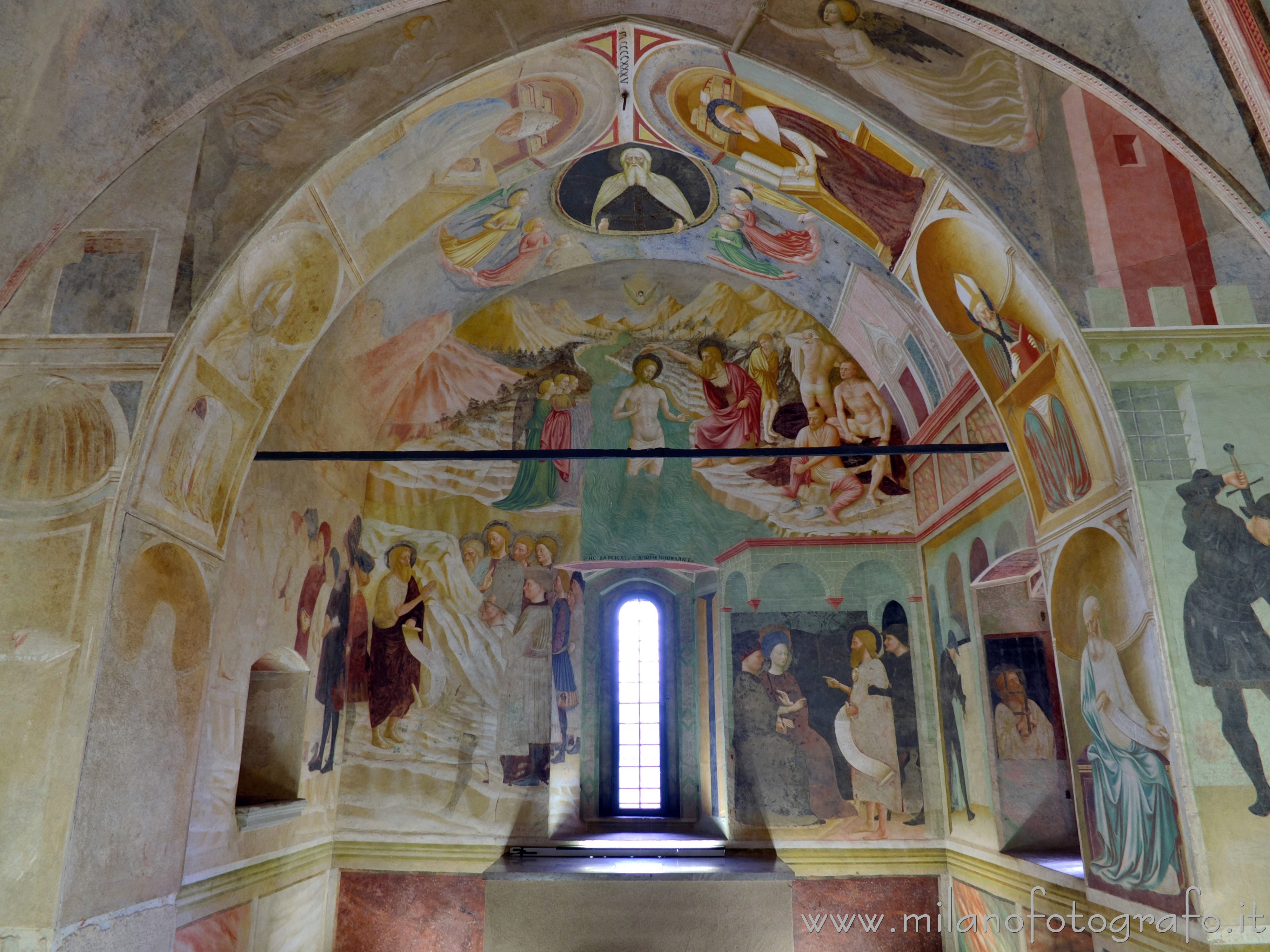 Castiglione Olona (Varese): Interno del battistero della Chiesa Collegiata dei Santi Stefano e Lorenzo - Castiglione Olona (Varese)