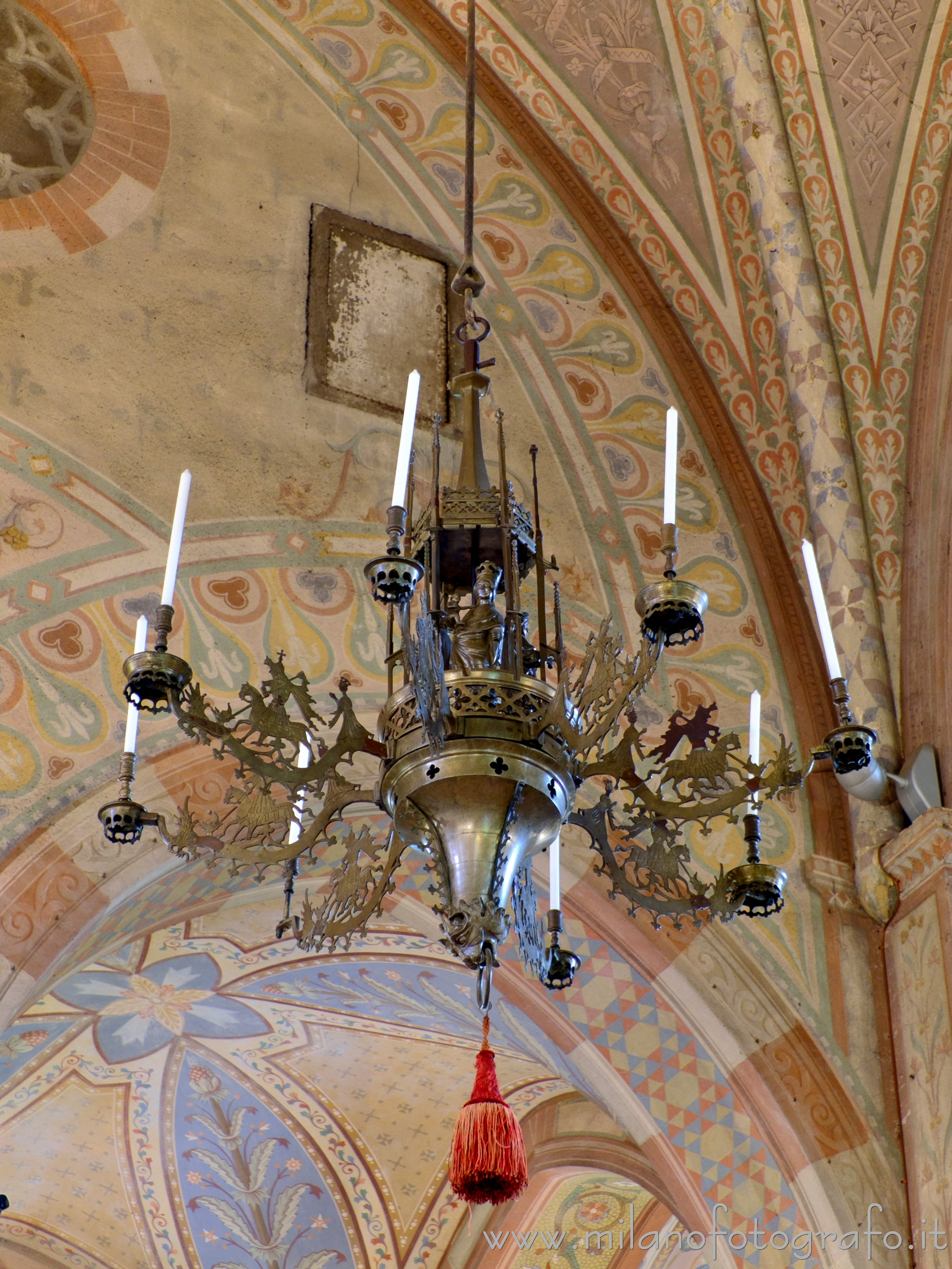 Castiglione Olona (Varese): Lampadario in bronzo quattrocentesco nella Chiesa Collegiata dei Santi Stefano e Lorenzo - Castiglione Olona (Varese)