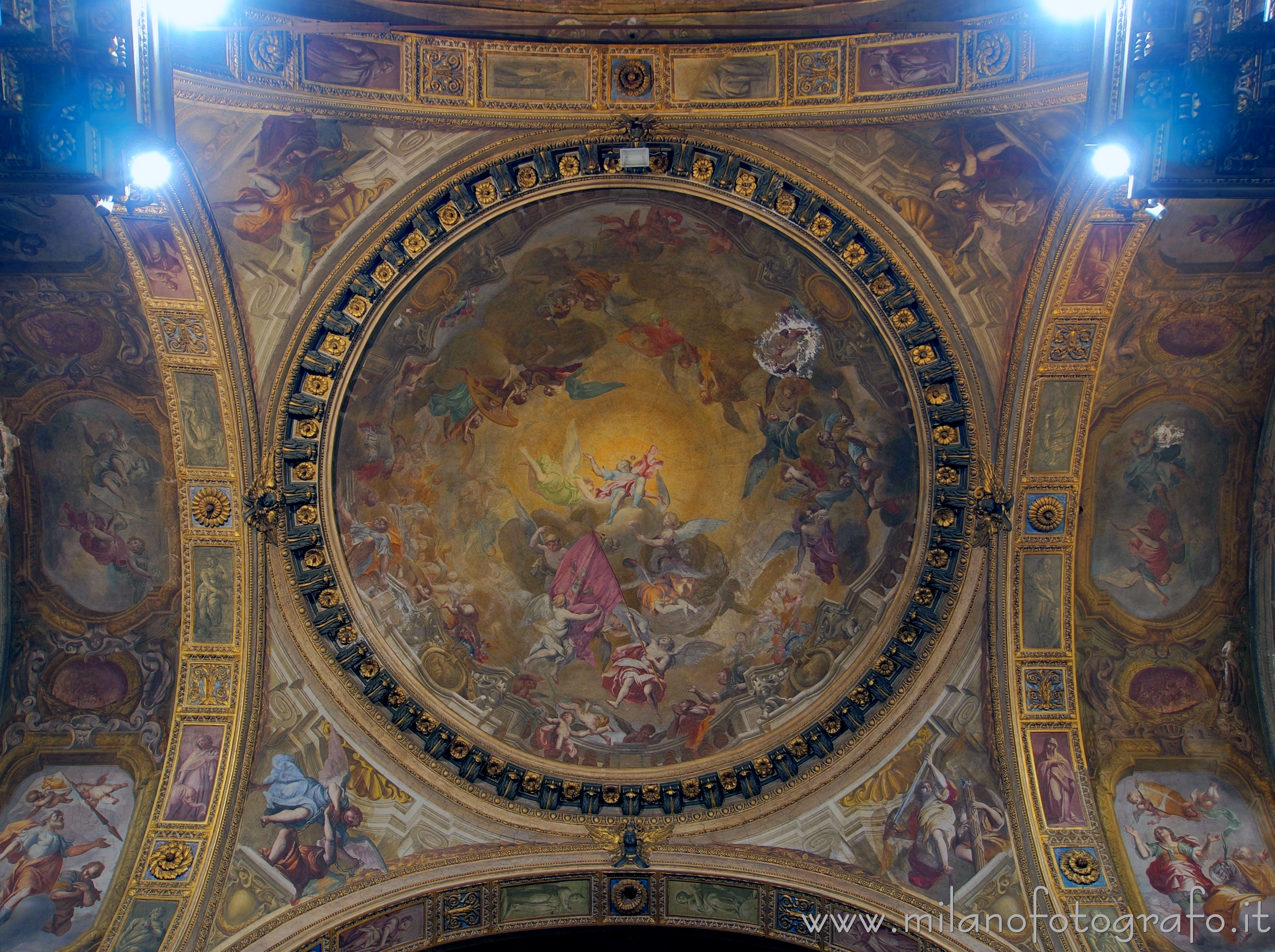 Milano: Cupola del presbiterio della Chiesa di Sant'Alessandro in Zebedia - Milano