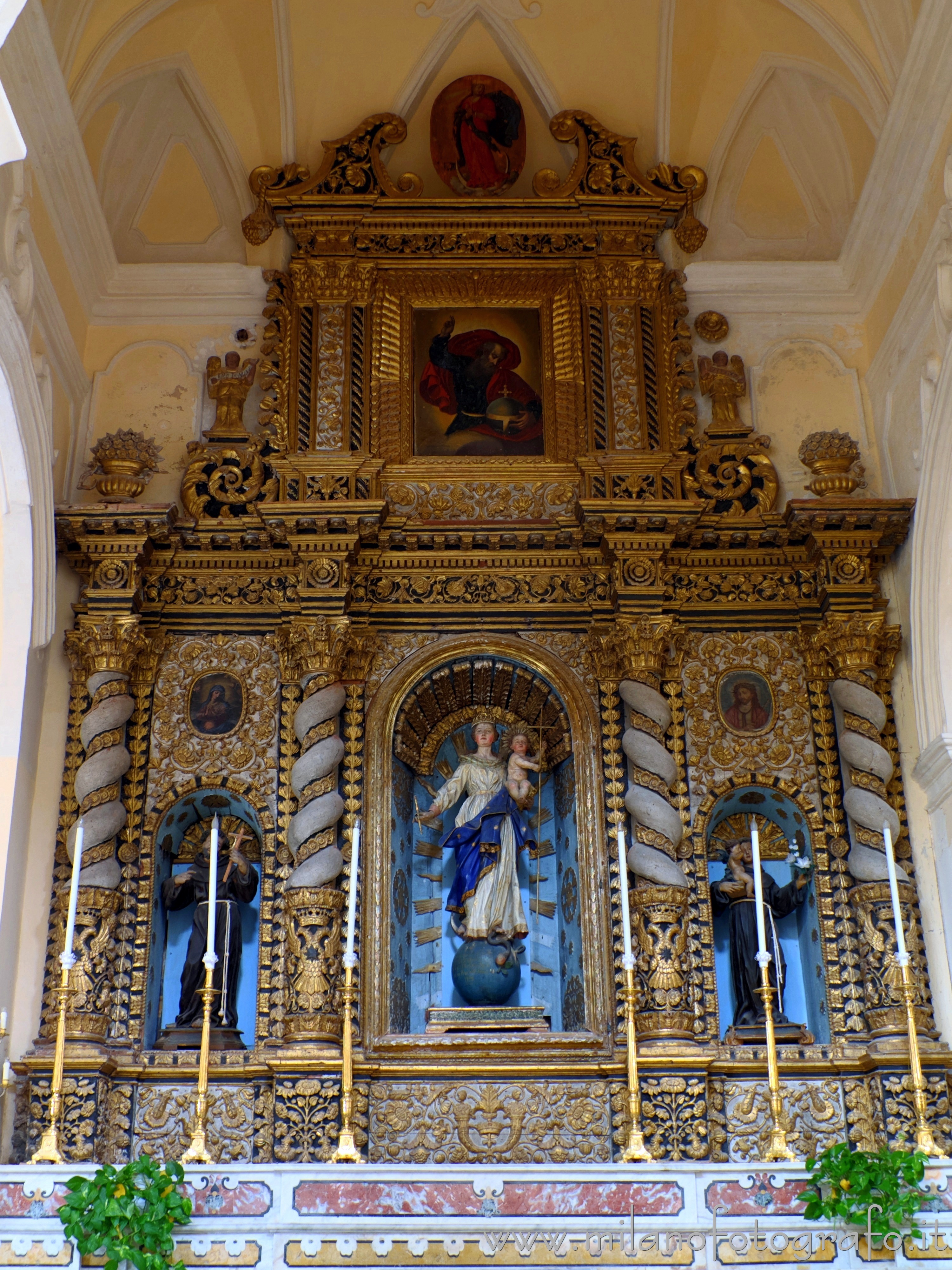 Gallipoli (Lecce, Italy): Retable of the altar of the chapel of Santa Francesca Romana in the Church of Saint Francis from Assisi - Gallipoli (Lecce, Italy)