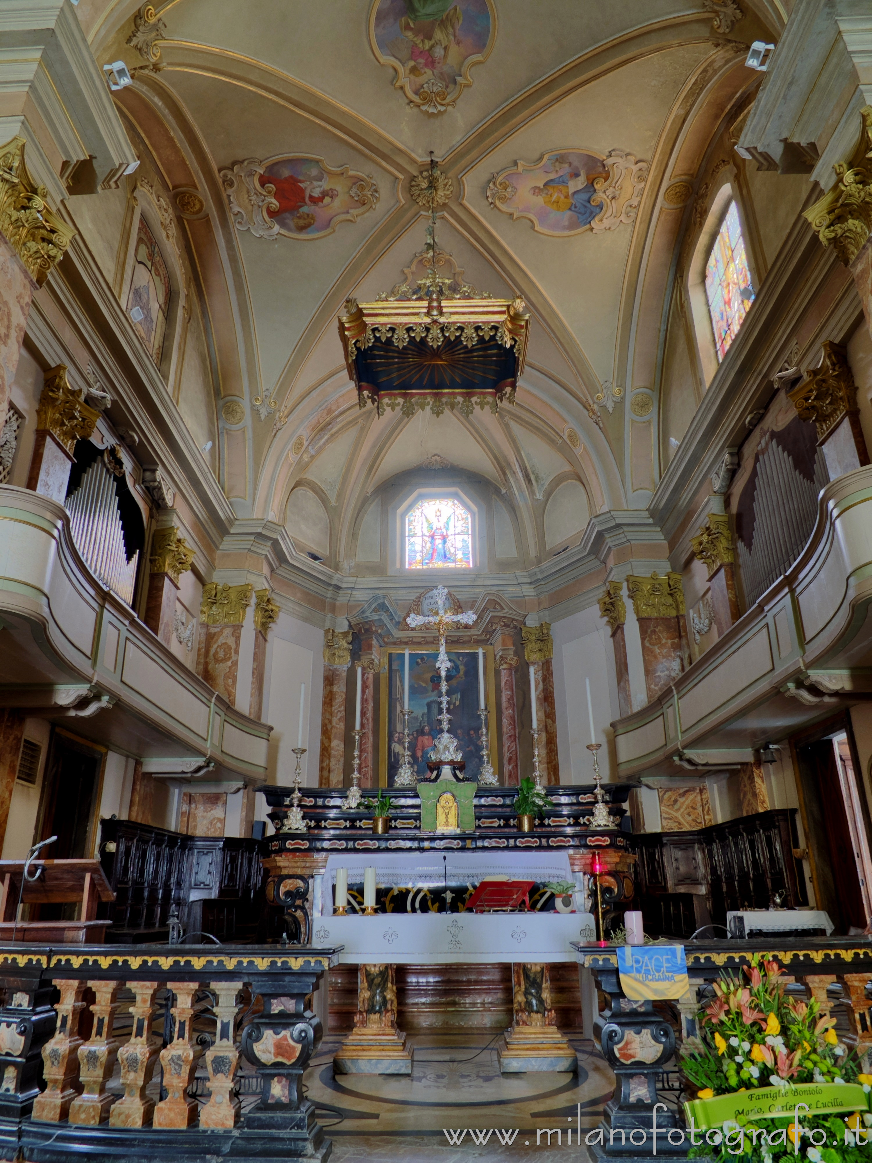Lenta (Vercelli, Italy): Presbytery and choir of the Parish Church of San Pietro - Lenta (Vercelli, Italy)