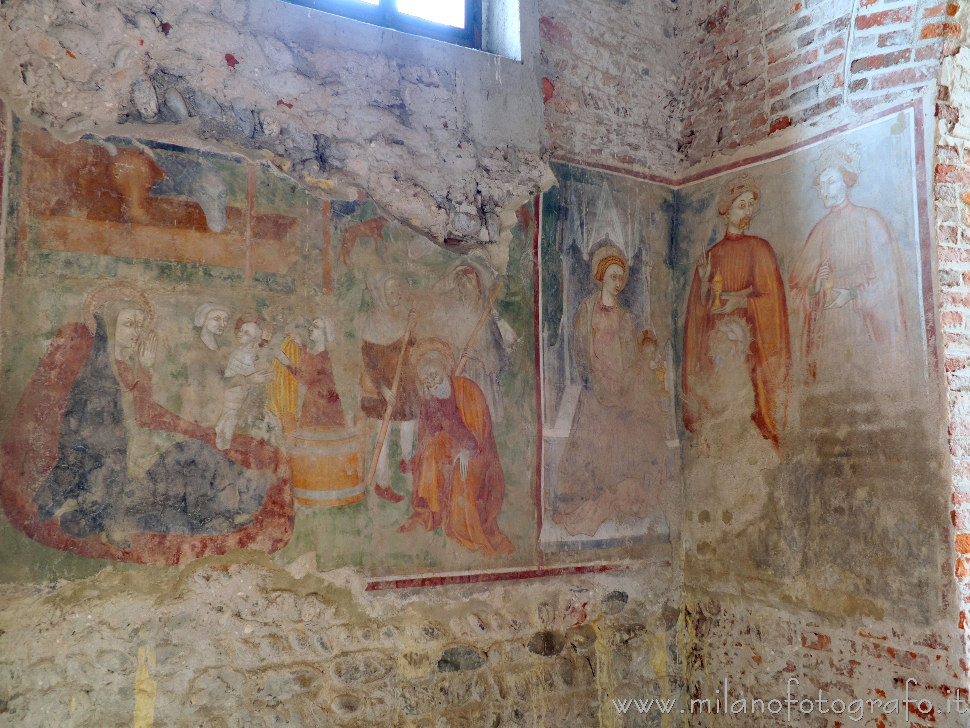 Lenta (Vercelli, Italy): Adoration of the Shepherds and Adoration of the Magi side by side, in St Stephen's Church - Lenta (Vercelli, Italy)