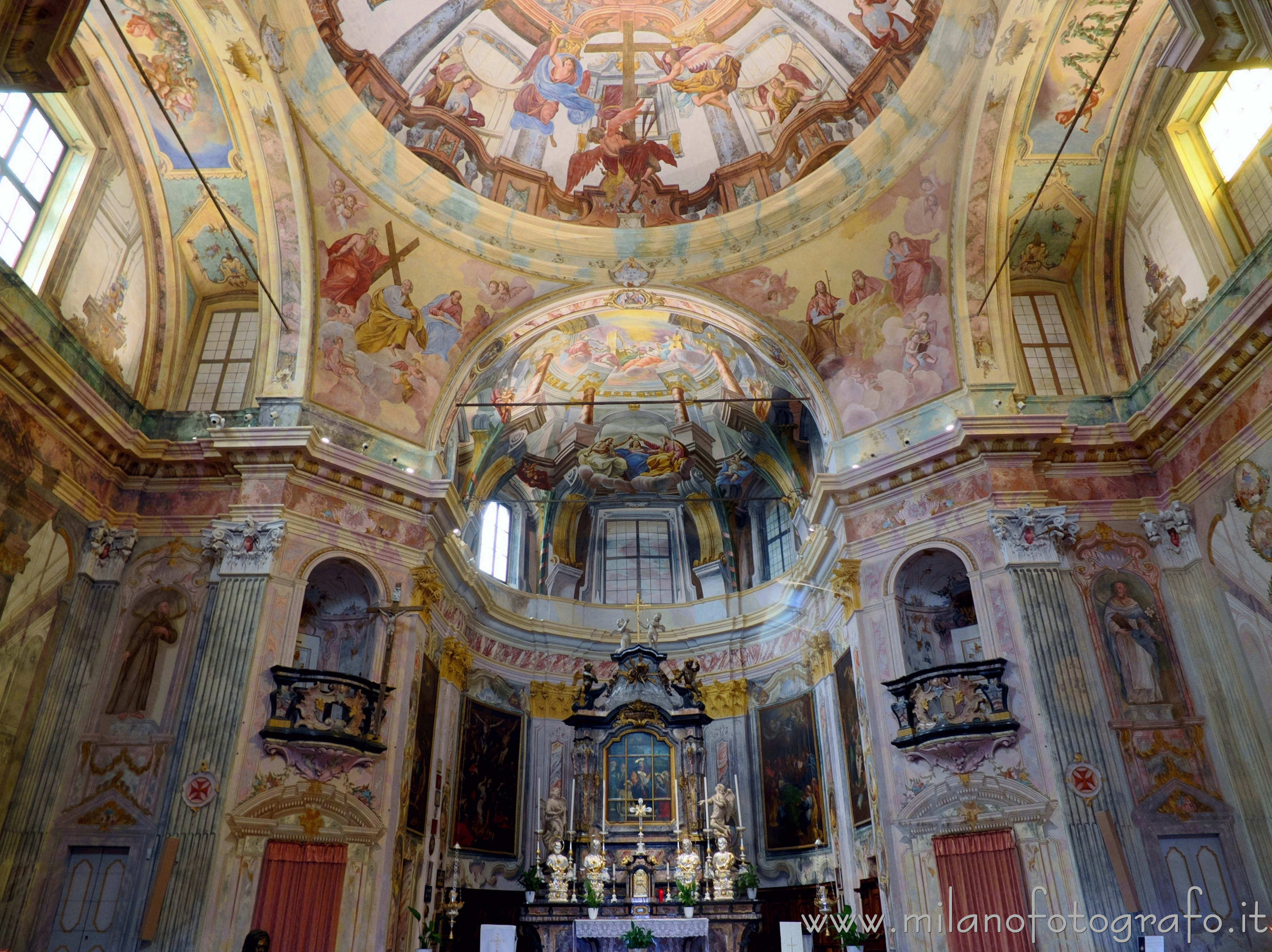 Madonna del Sasso (Verbano-Cusio-Ossola): Interno della cupola del Santuario della Madonna del Sasso - Madonna del Sasso (Verbano-Cusio-Ossola)