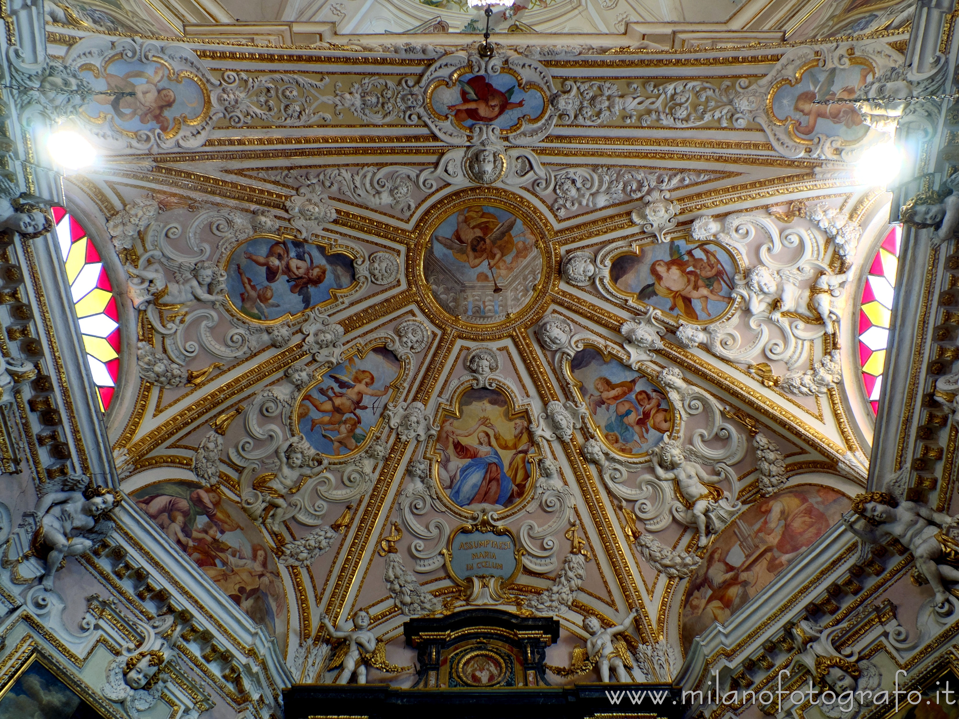 Mandello del Lario (Lecco, Italy): Absidal basin of the Sanctuary of the Blessed Virgin of the River - Mandello del Lario (Lecco, Italy)