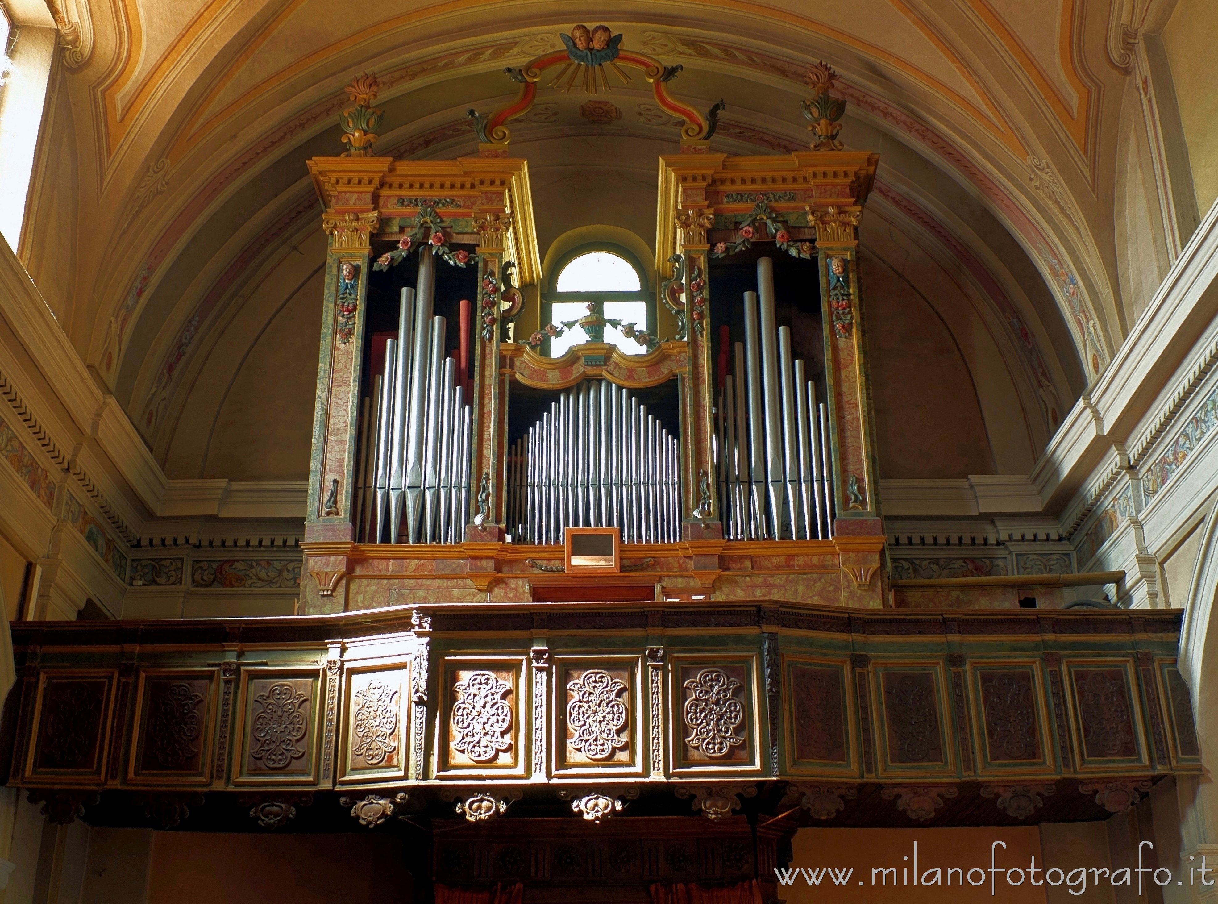 Miagliano (Biella, Italy): Choir and organ of the Church of St. Antony Abbot - Miagliano (Biella, Italy)