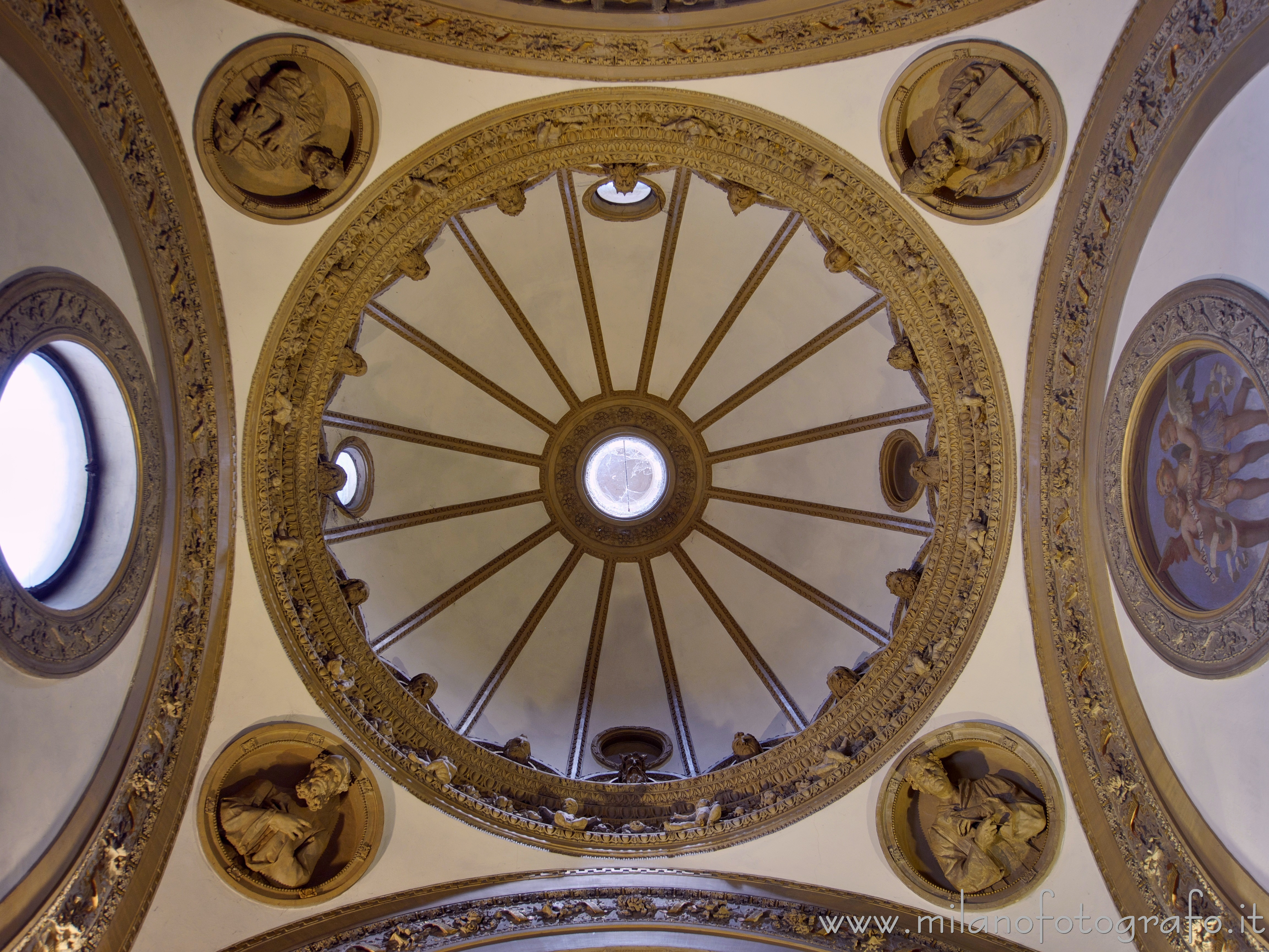 Milan (Italy): Vault of the Brivio Chapel in the Basilica of Sant'Eustorgio - Milan (Italy)