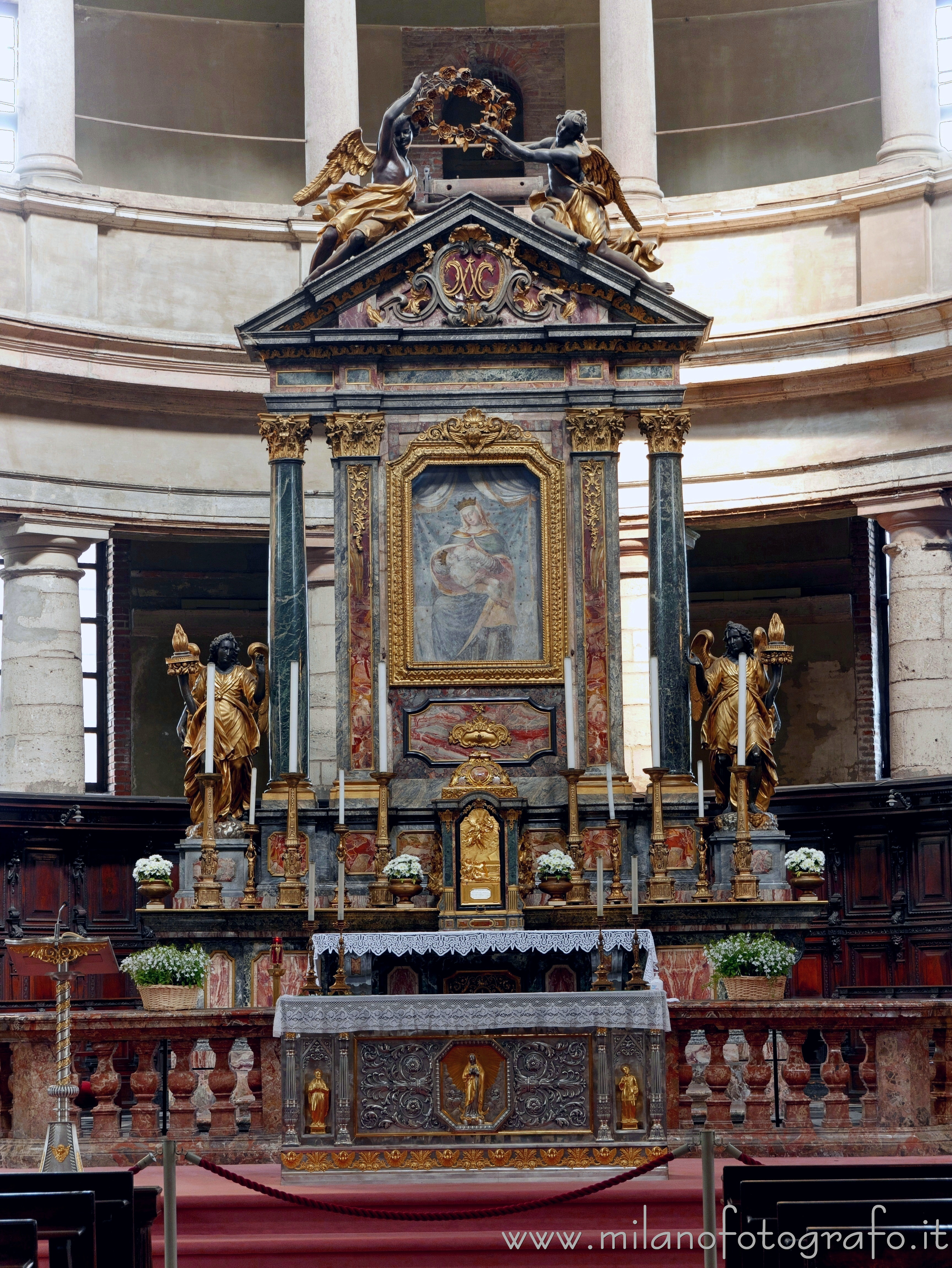 Milan (Italy): Main altar of the Basilica of San Lorenzo Maggiore - Milan (Italy)