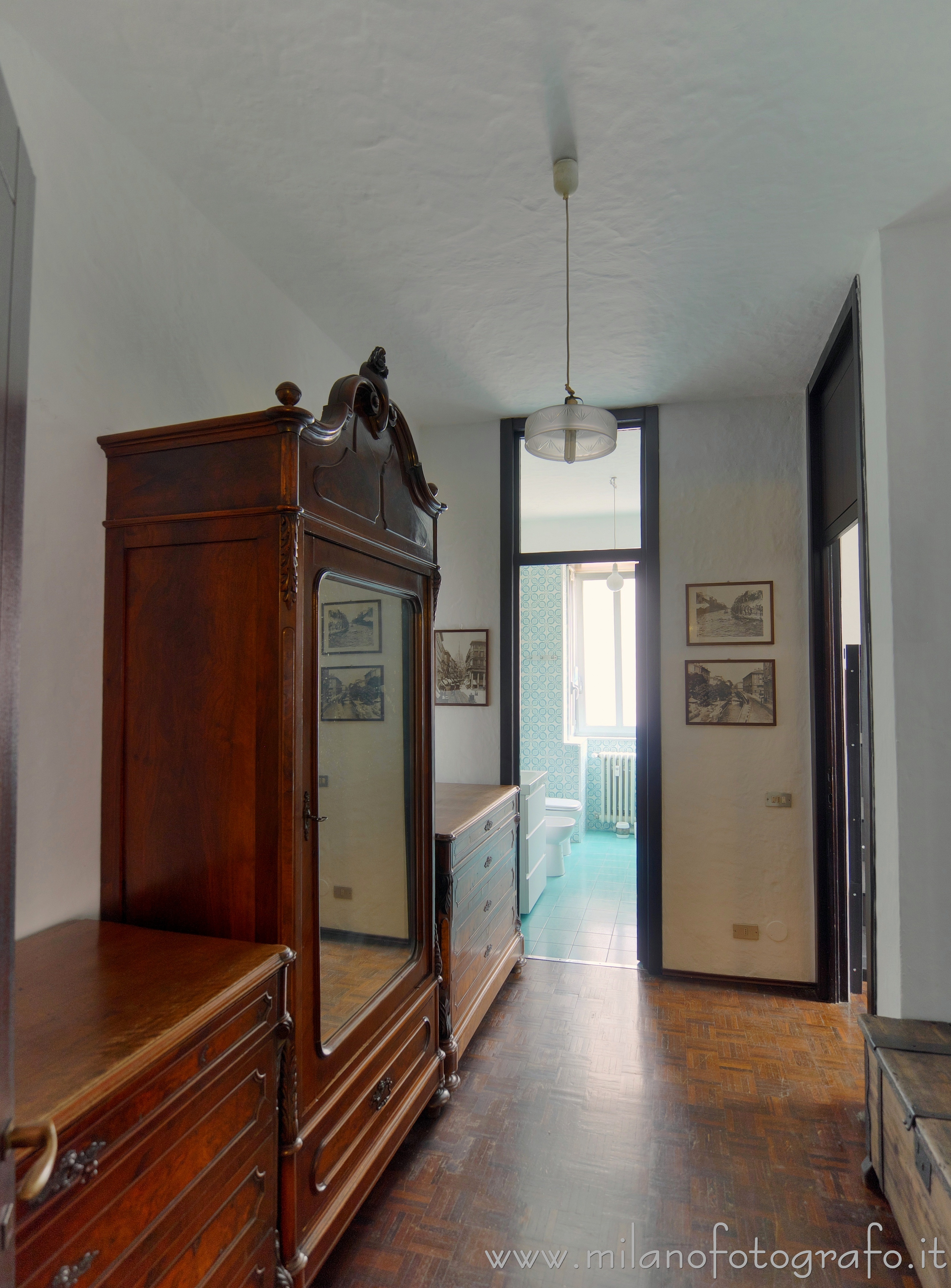 Milan (Italy): Corridor with early 20th century furniture - Milan (Italy)