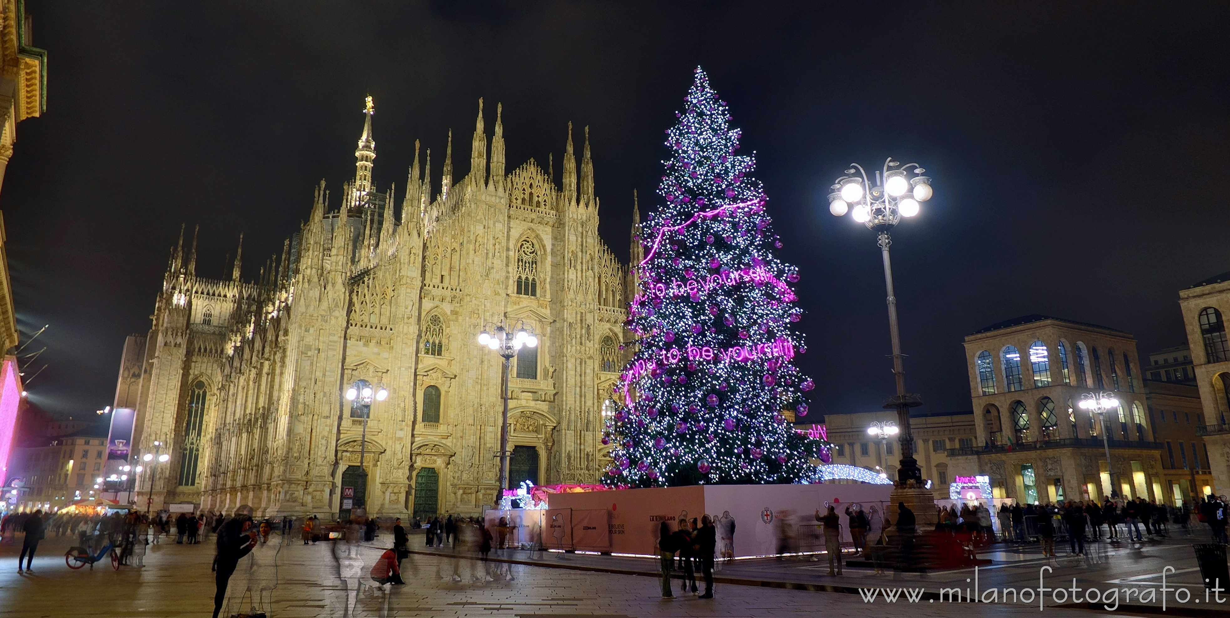 Milan (Italy): Duomo square set up for Christmas 2022  - Milan (Italy)