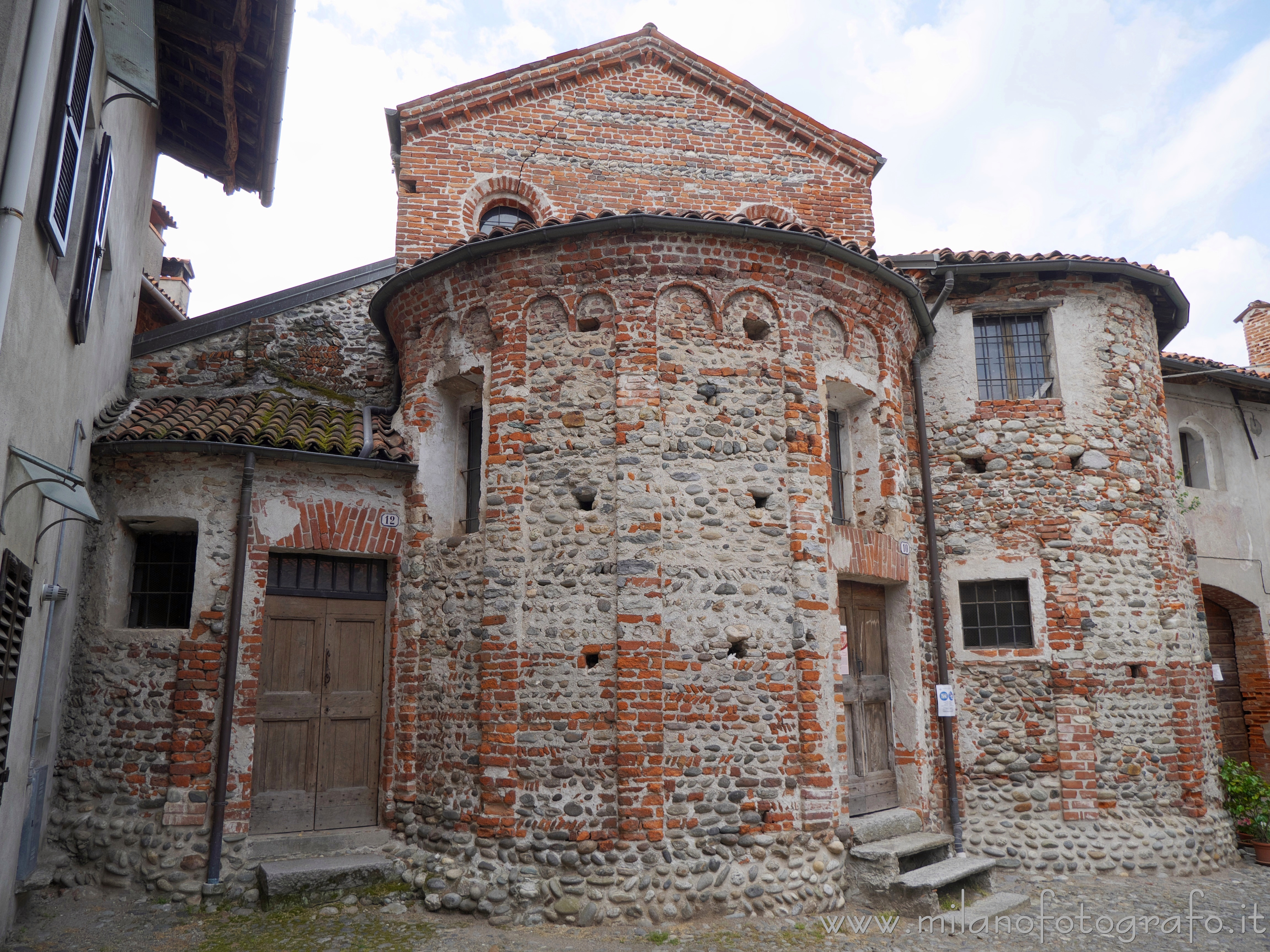 Carpignano Sesia (Novara, Italy): Apses of the St. Peter's Church - Carpignano Sesia (Novara, Italy)