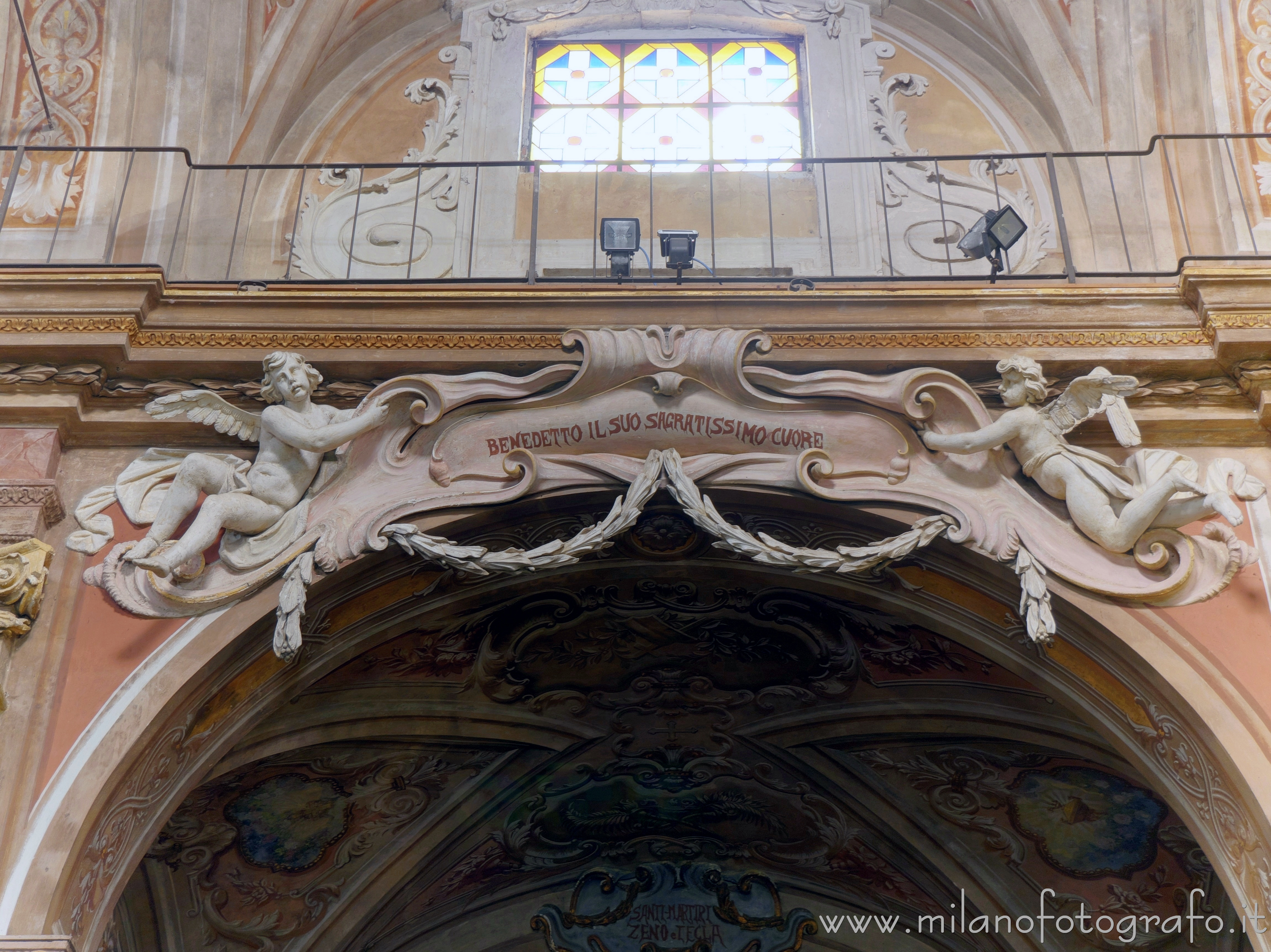 Momo (Novara, Italy): Stucco decorations in the nave of the Church of the Nativity of the Virgin Mary - Momo (Novara, Italy)