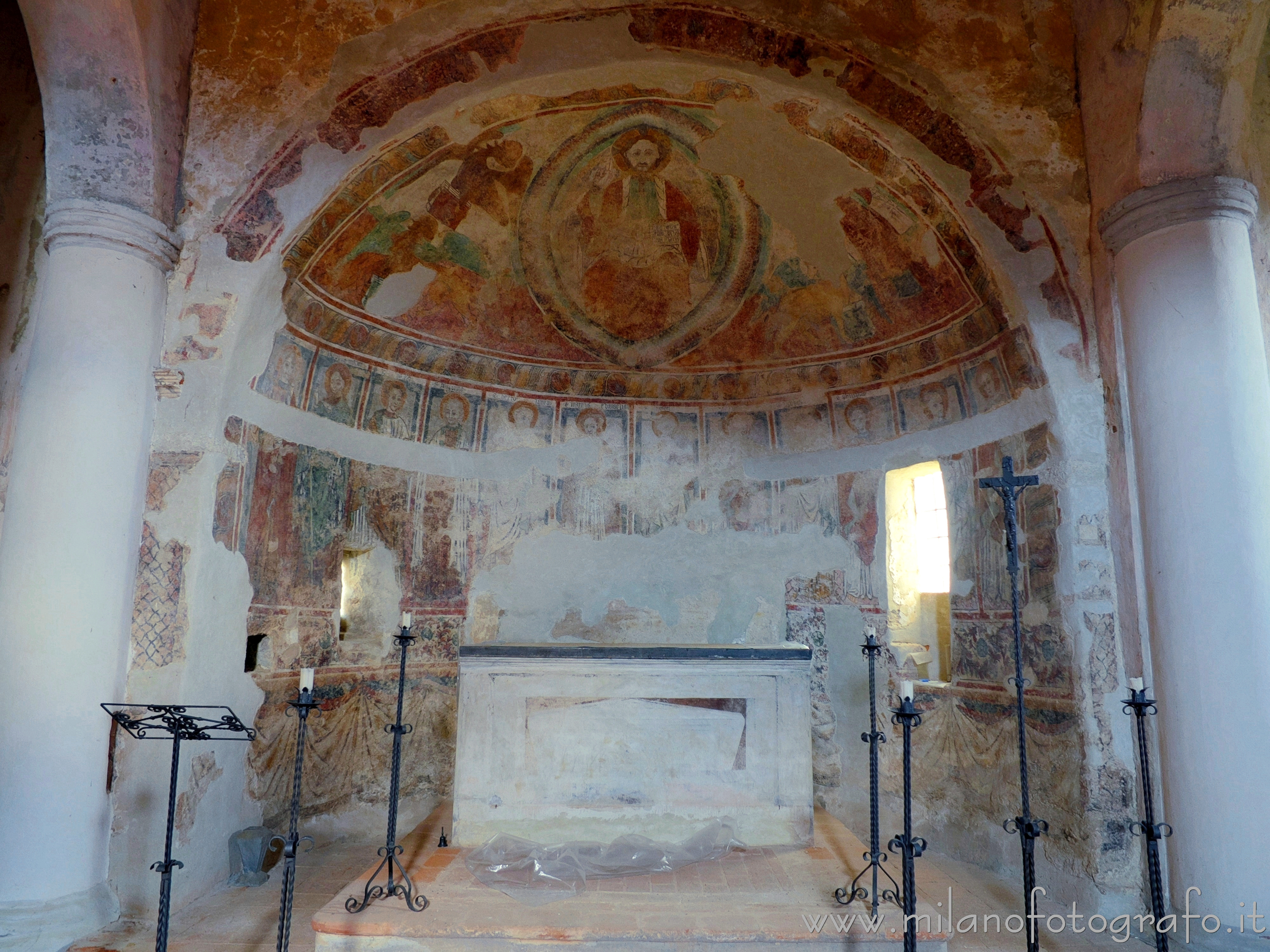 Netro (Biella, Italy): Central apse of the Cemetery church of Santa Maria Assunta - Netro (Biella, Italy)