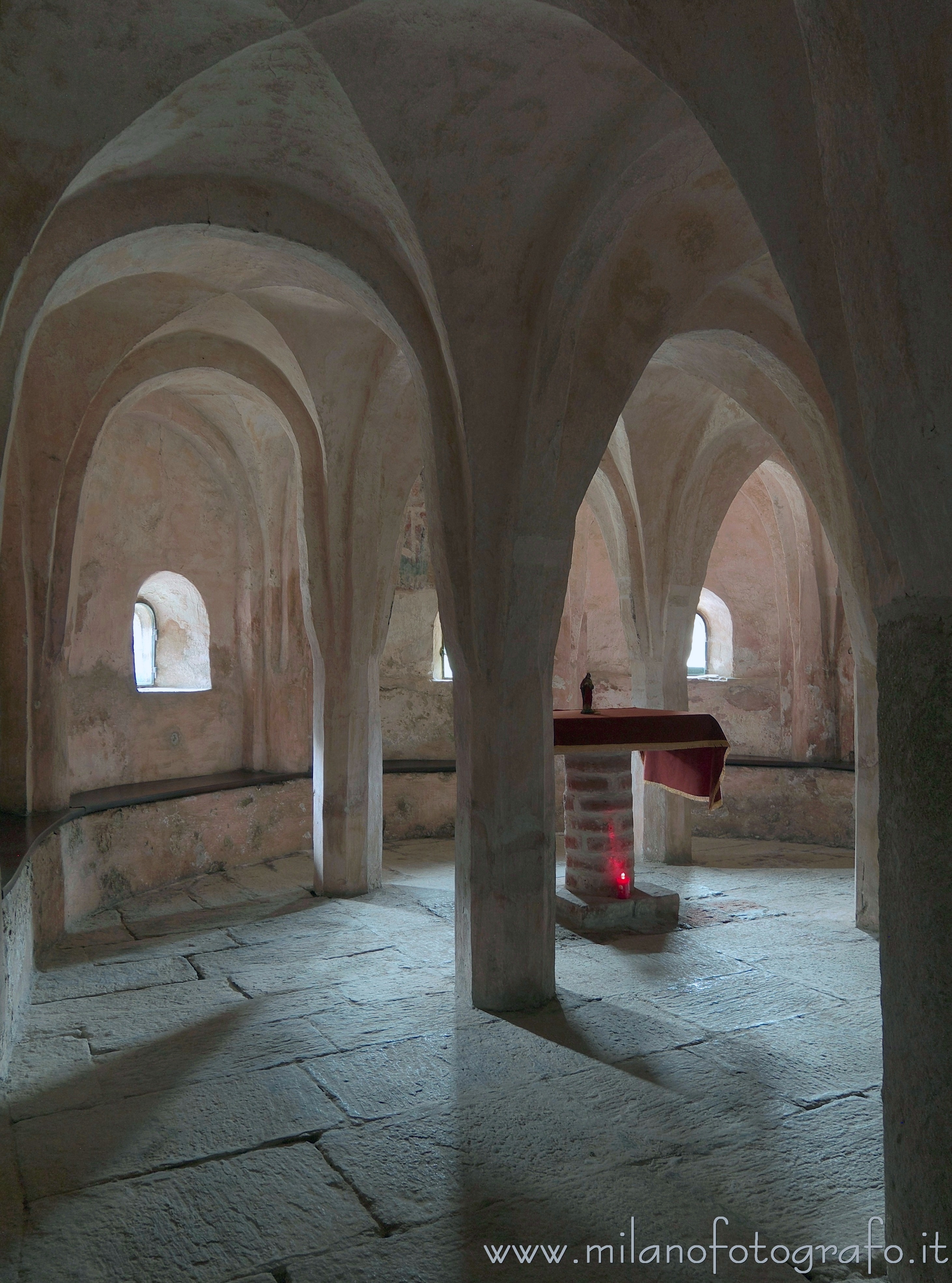 Oleggio (Novara, Italy): Crypt of the Church of San Michele - Oleggio (Novara, Italy)