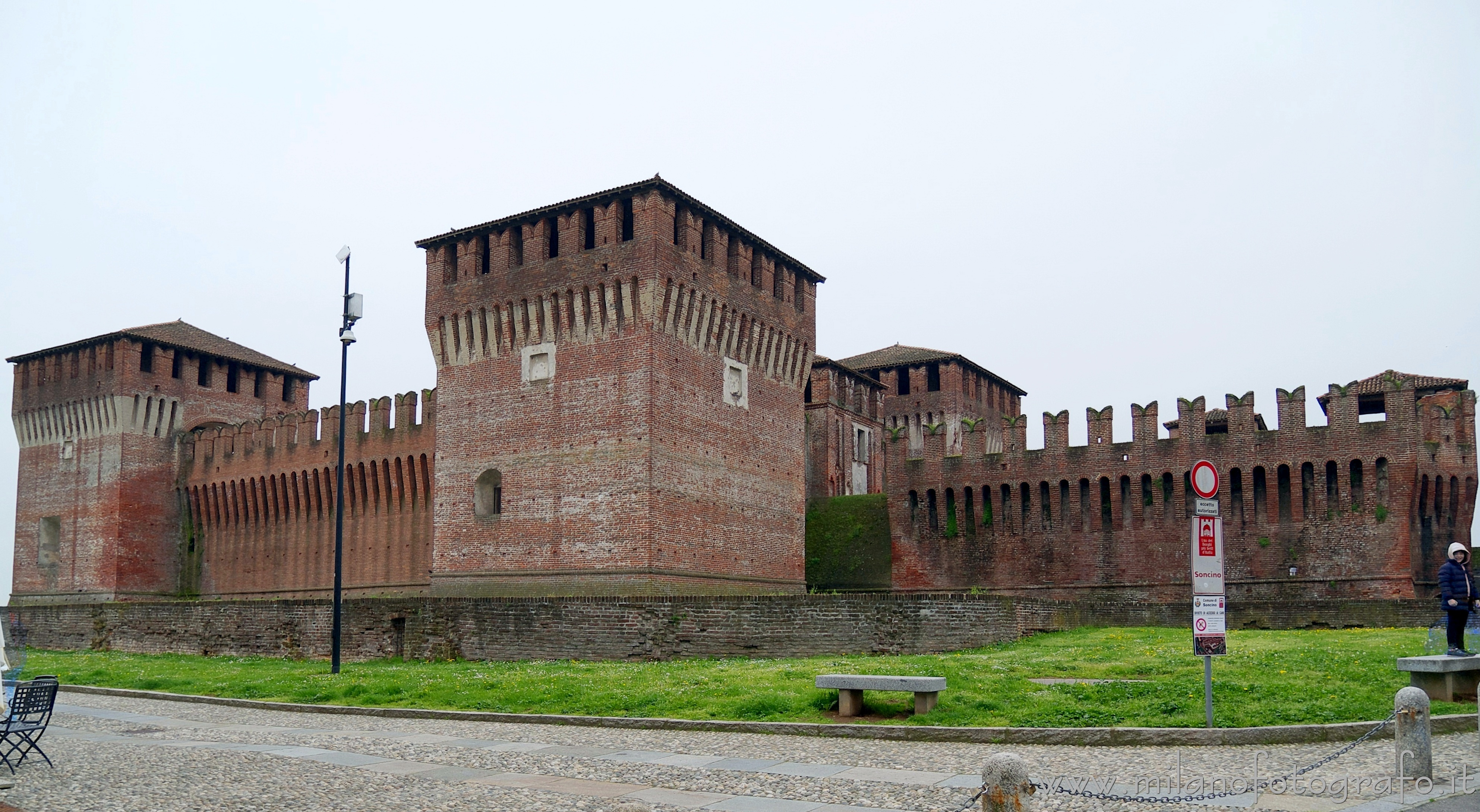 Soncino (Cremona, Italy): Fortess of Soncino seen from north - Soncino (Cremona, Italy)