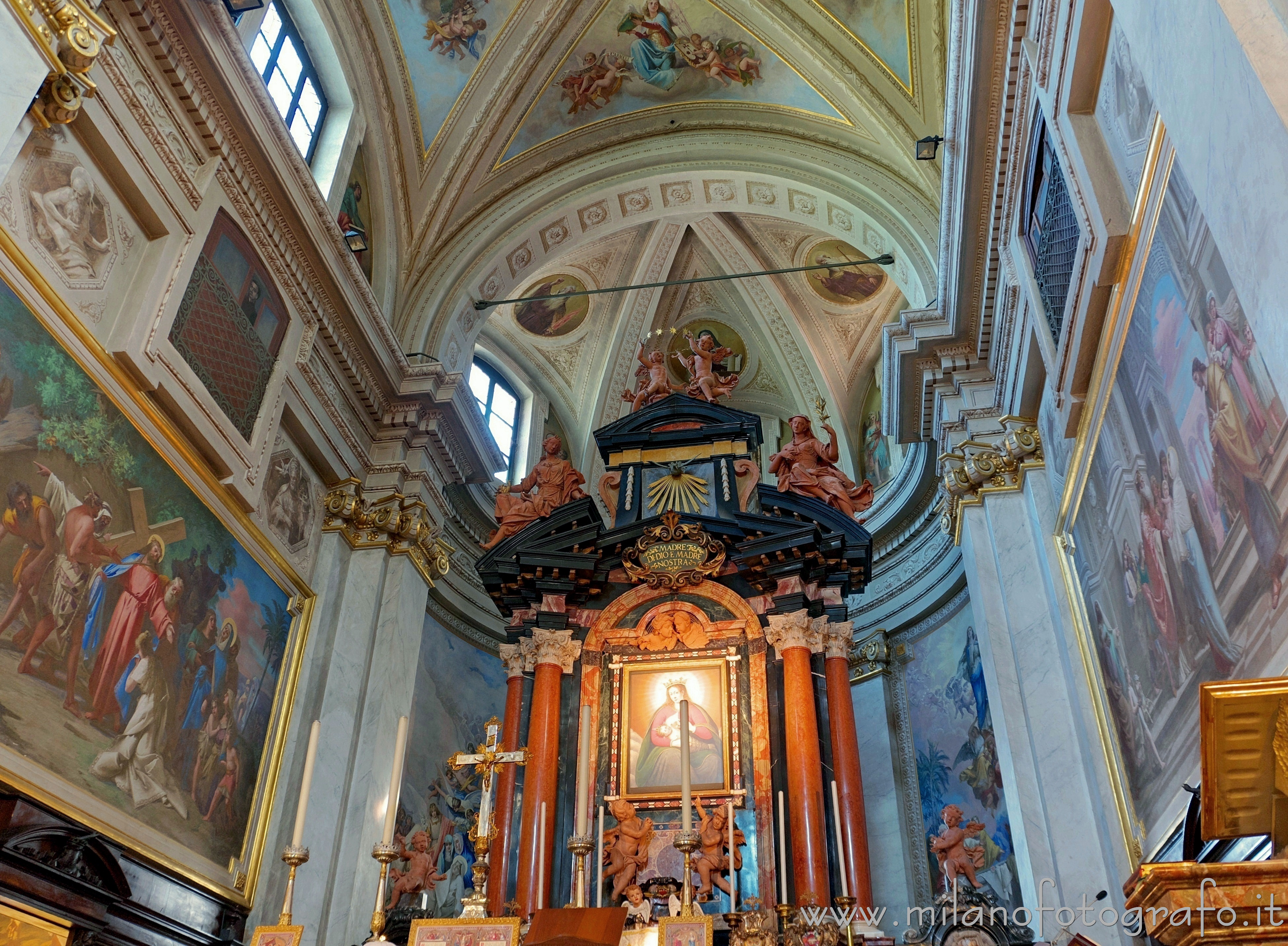 Trezzo sull'Adda (Milan, Italy): Apse of the Sanctuary of the Divine Maternity of Concesa - Trezzo sull'Adda (Milan, Italy)